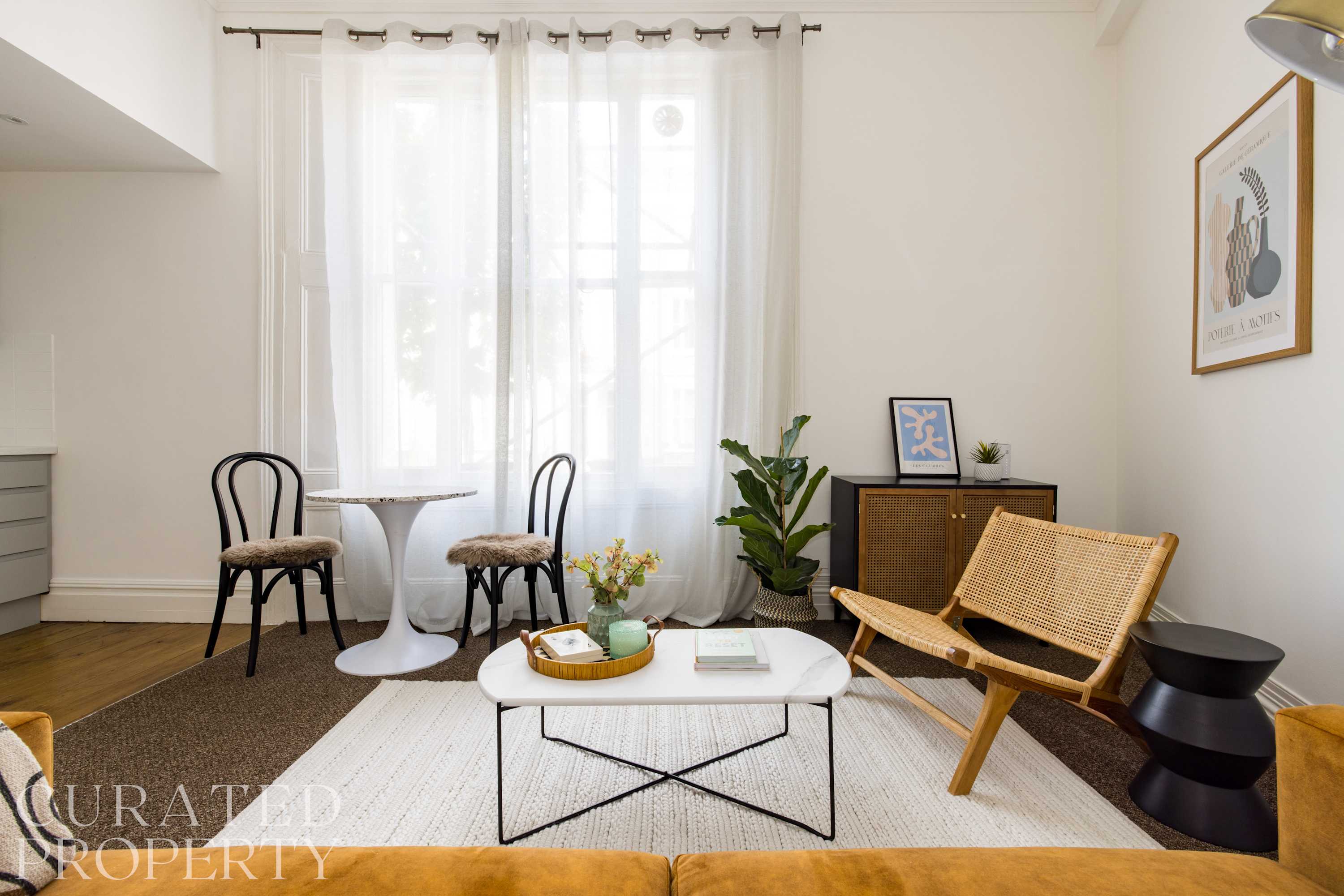 Spacious Earls Court Apt - Office & Rear Terrace in 58 Eardley Crescent SW5 9JZ - Property image 7 - VivreStays