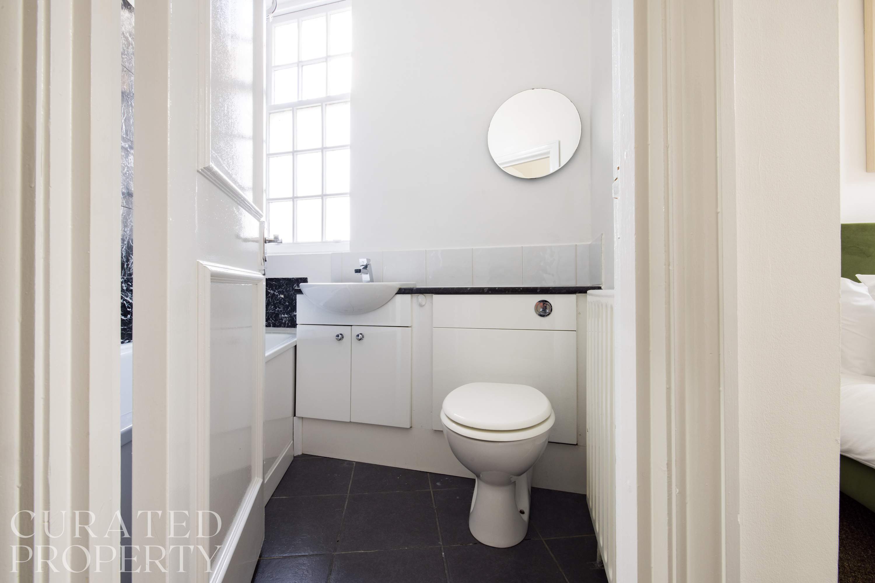 Spacious Earls Court Apt - Office & Rear Terrace in 58 Eardley Crescent SW5 9JZ - Property image 22 - VivreStays