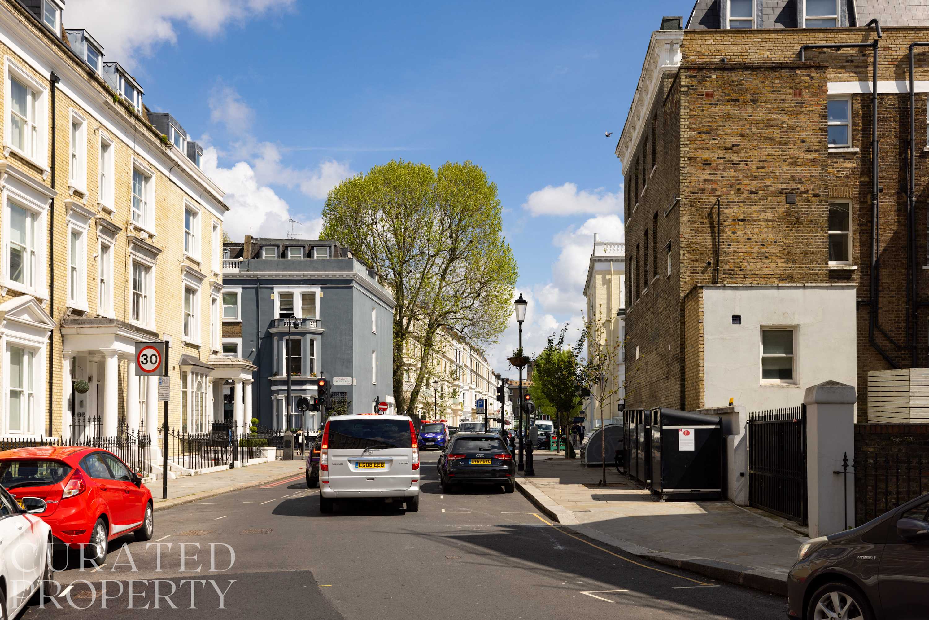 Spacious Earls Court Apt - Office & Rear Terrace in 58 Eardley Crescent SW5 9JZ - Property image 21 - VivreStays