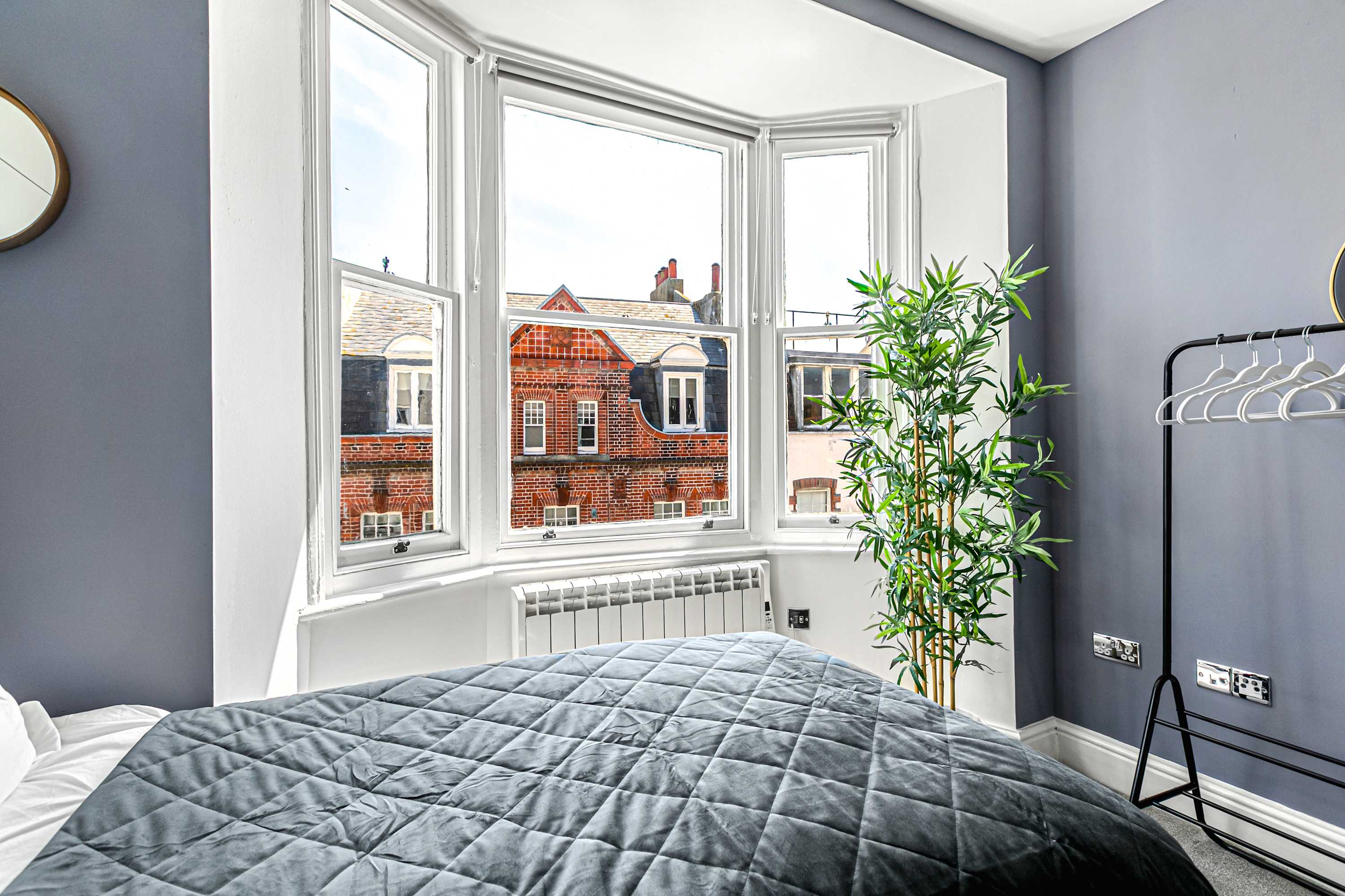 View Lanes Hideaway | 3 mins to Beach & Pier in East Street BN1 1HP Lanes Hideaway | 3 mins to Beach & Pier in East Street BN1 1HP - Property image 3 - VivreStays