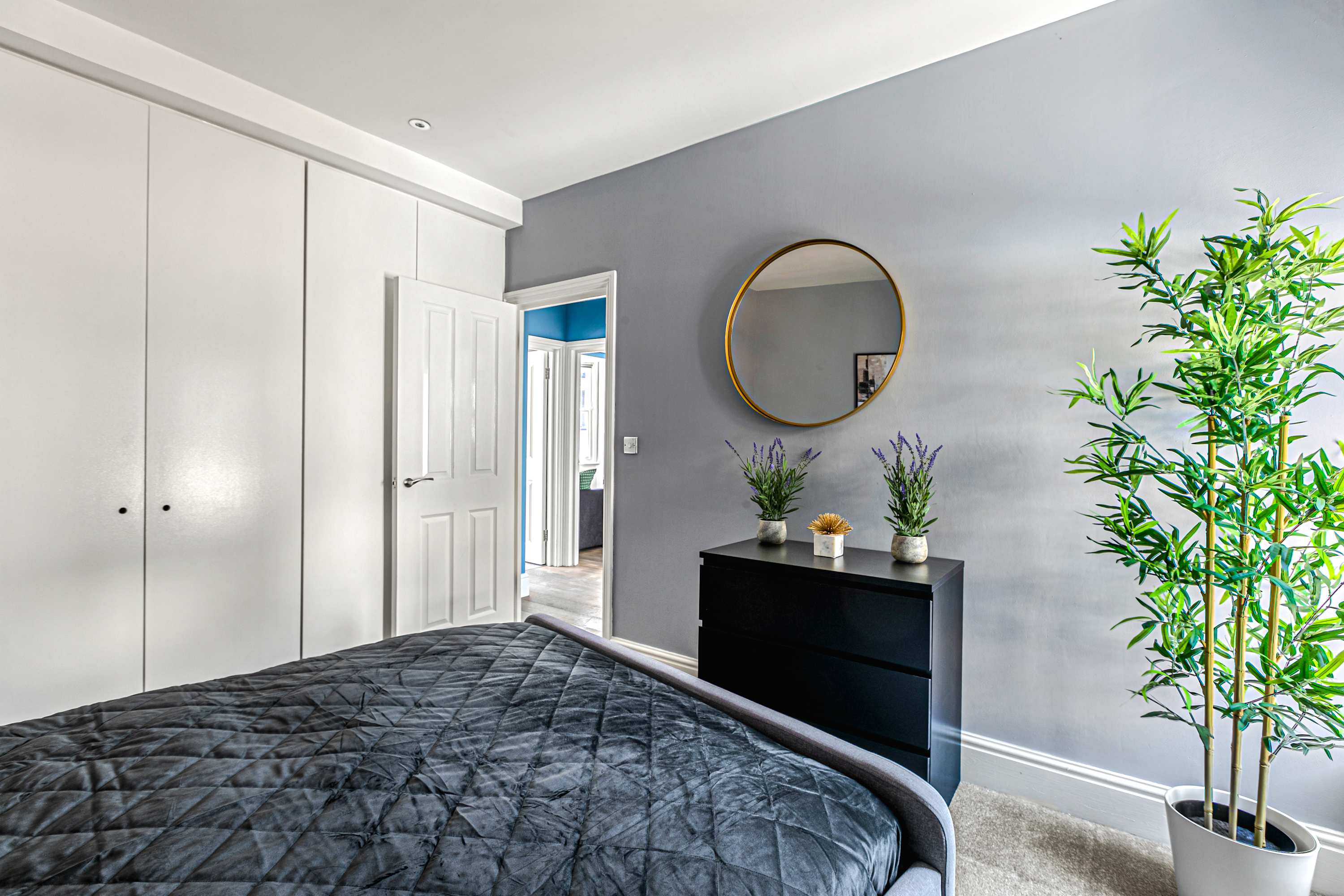 View Lanes Hideaway | 3 mins to Beach & Pier in East Street BN1 1HP Lanes Hideaway | 3 mins to Beach & Pier in East Street BN1 1HP - Property image 11 - VivreStays