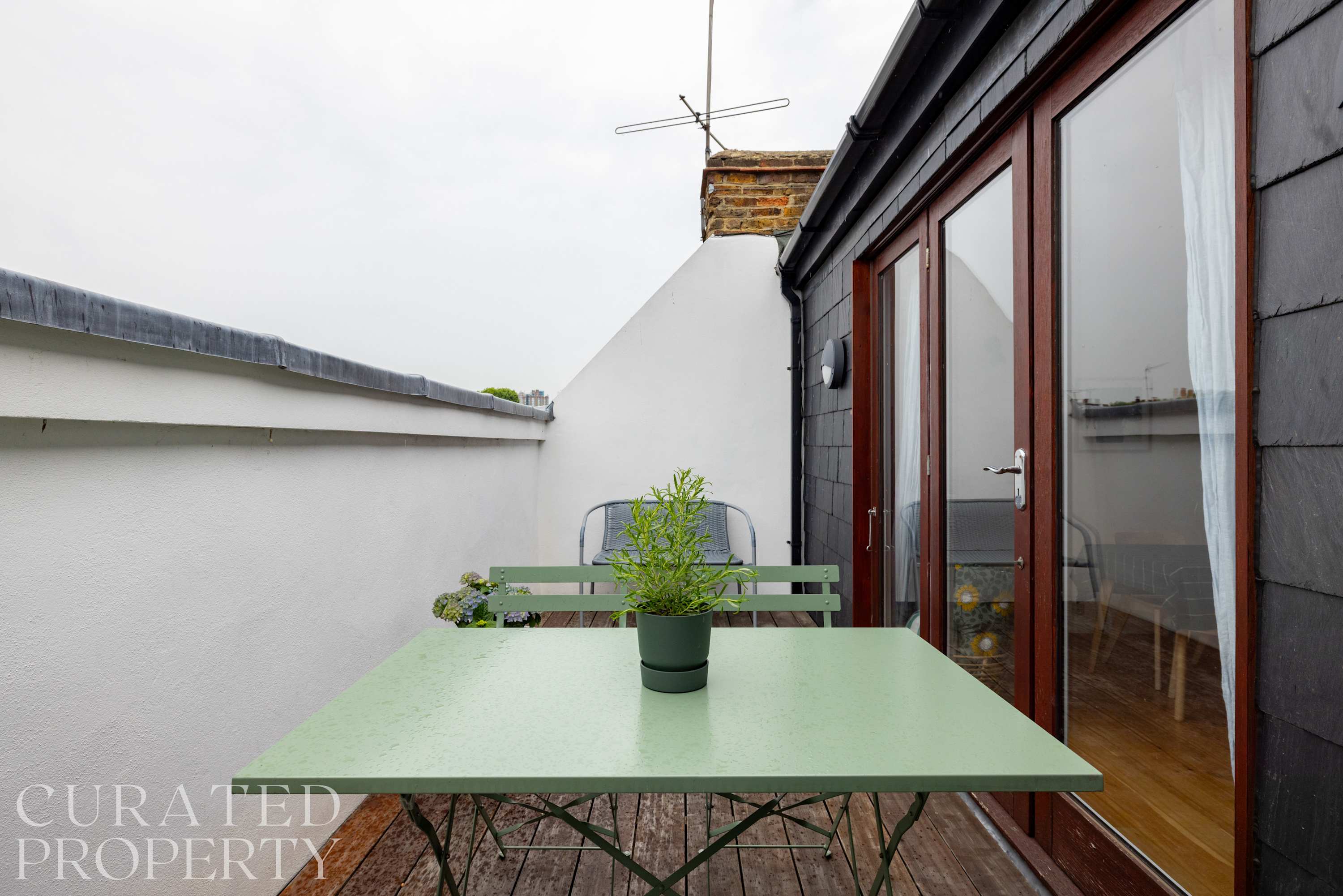 Charming Primrose Hill Rooftop Duplex in Gloucester Avenue 58 NW1 8JD - Property image 15 - VivreStays