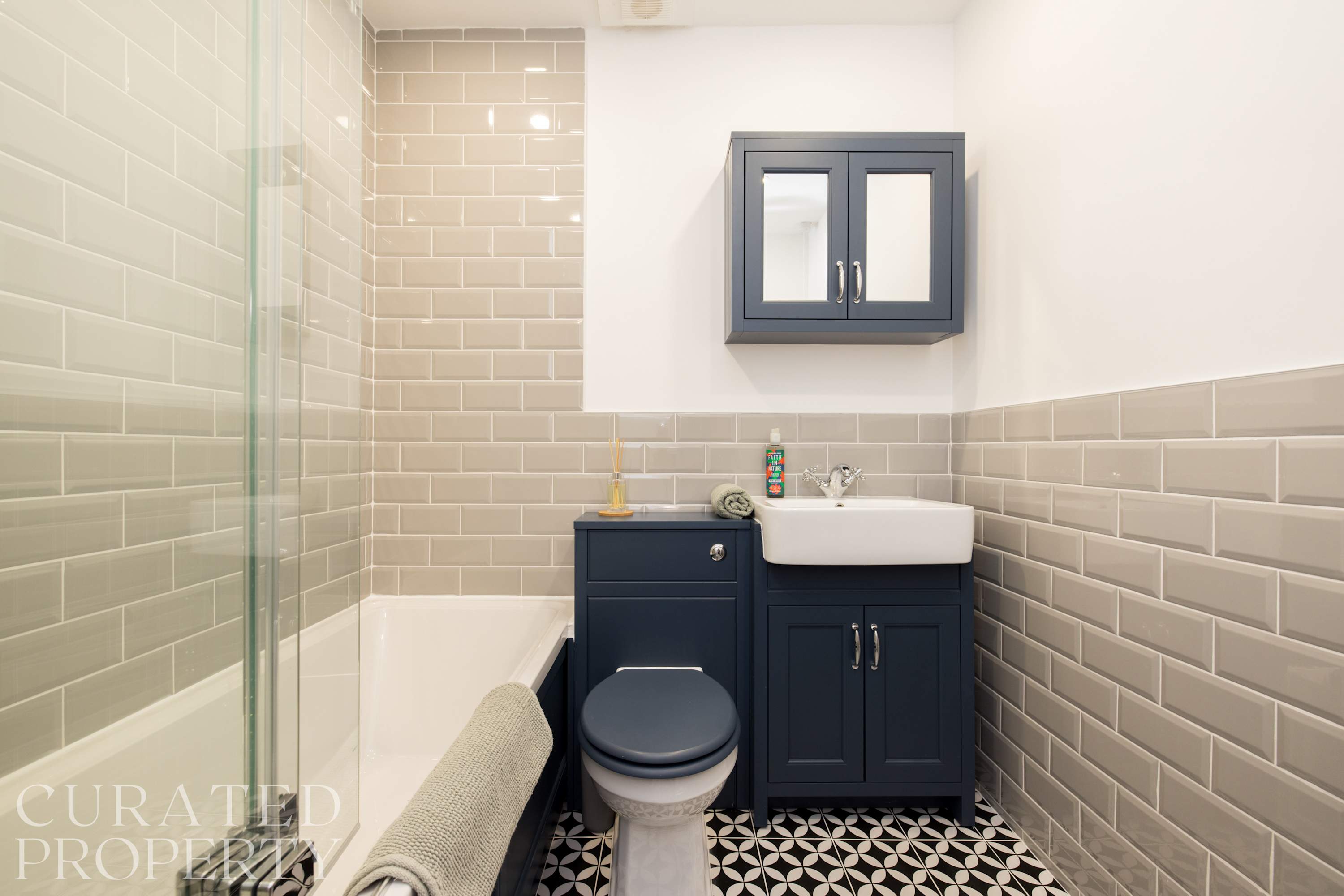 Charming Primrose Hill Rooftop Duplex in Gloucester Avenue 58 NW1 8JD - Property image 21 - VivreStays