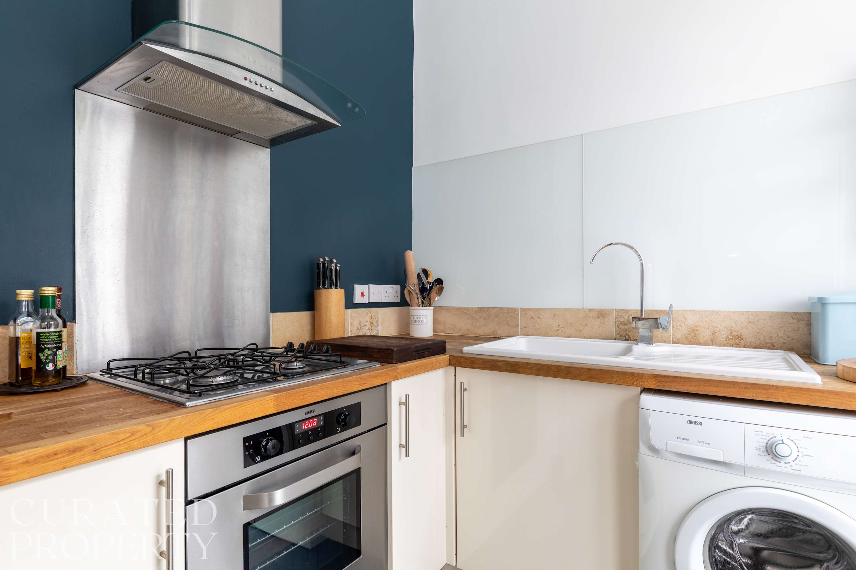 View Light-filled Period Apartment - Central Bath in Green Park 39 BA1 1HZ Light-filled Period Apartment - Central Bath in Green Park 39 BA1 1HZ - Property image 5 - VivreStays
