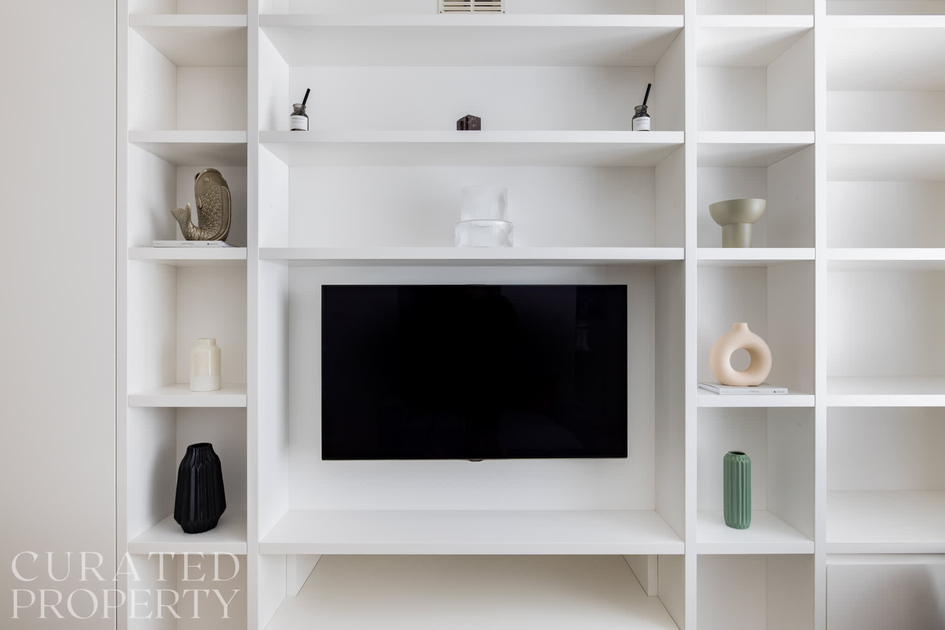 Light-filled Studio with AirCon near Tube in 9 Hogarth Road SW5 0QT - Property image 16 - VivreStays