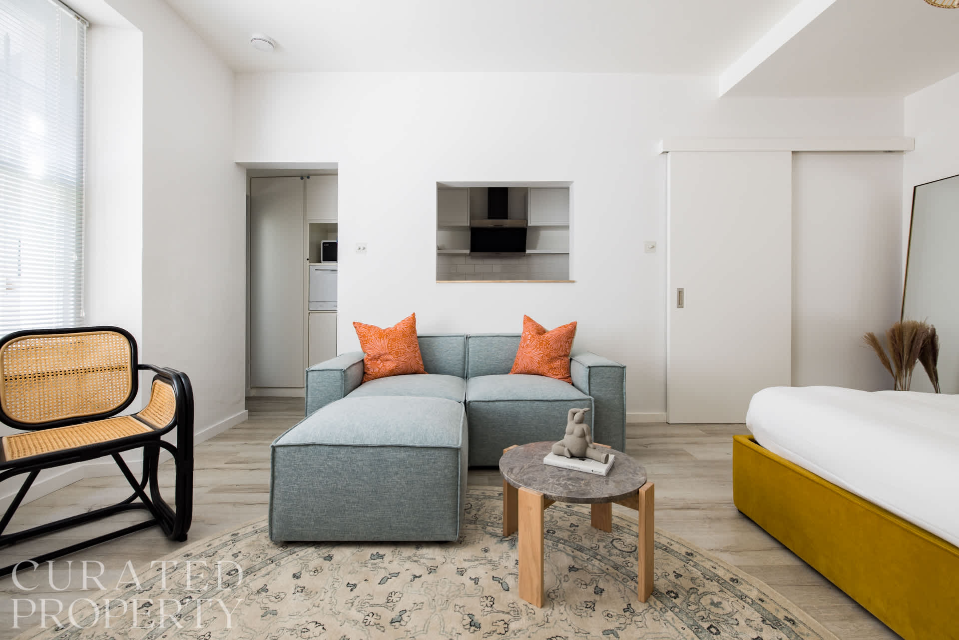 Light-filled Studio with AirCon near Tube in 9 Hogarth Road SW5 0QT - Property image 9 - VivreStays