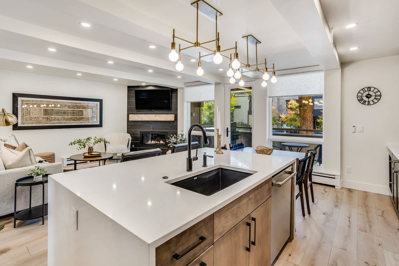 Stunning Aspen Core 2B, AC, Views, Patio, HotTub!
