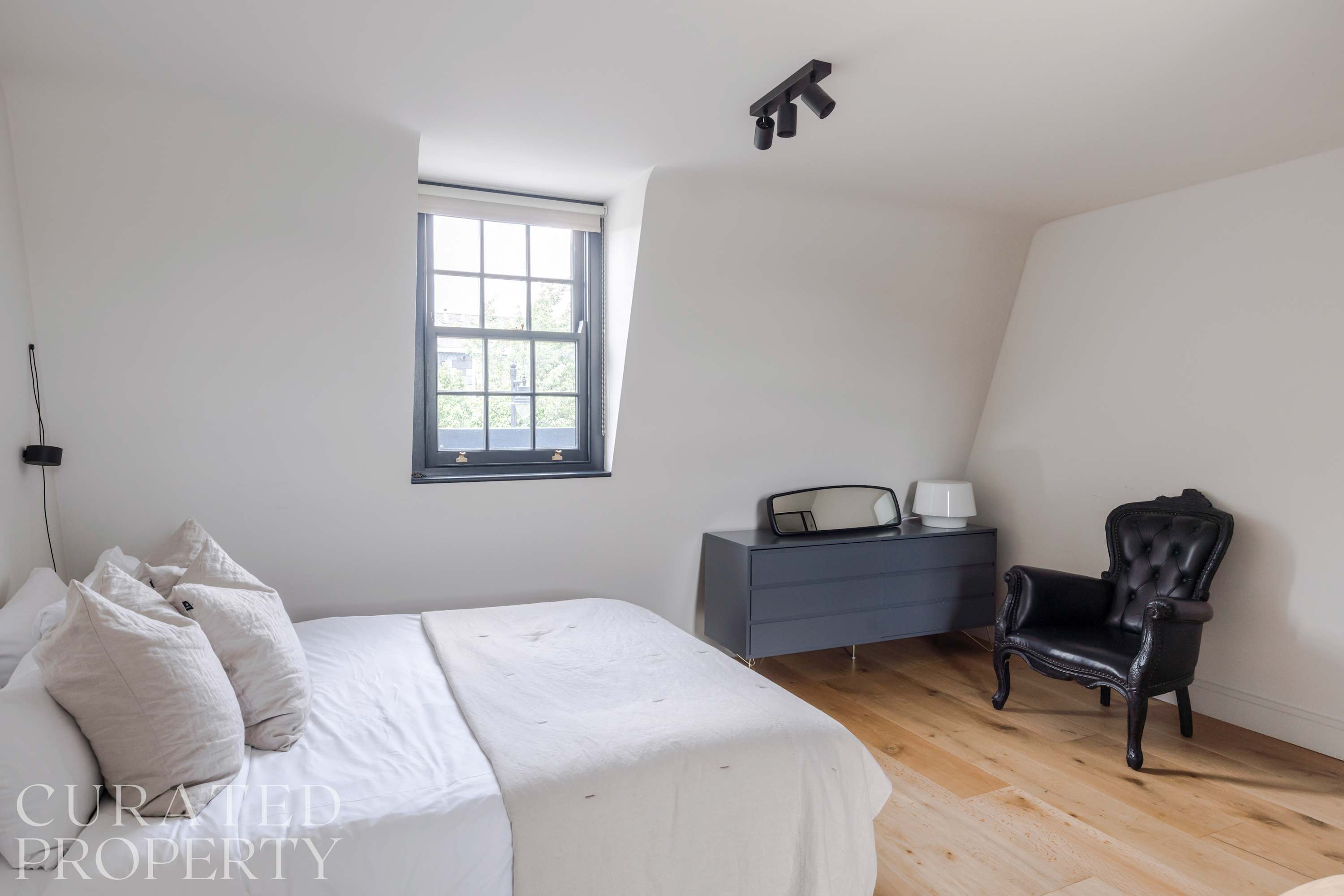 Stylish IslingtonTownhouse with Terrace & Garden in 12 Islington Park Street N1 1PU - Property image 22 - VivreStays