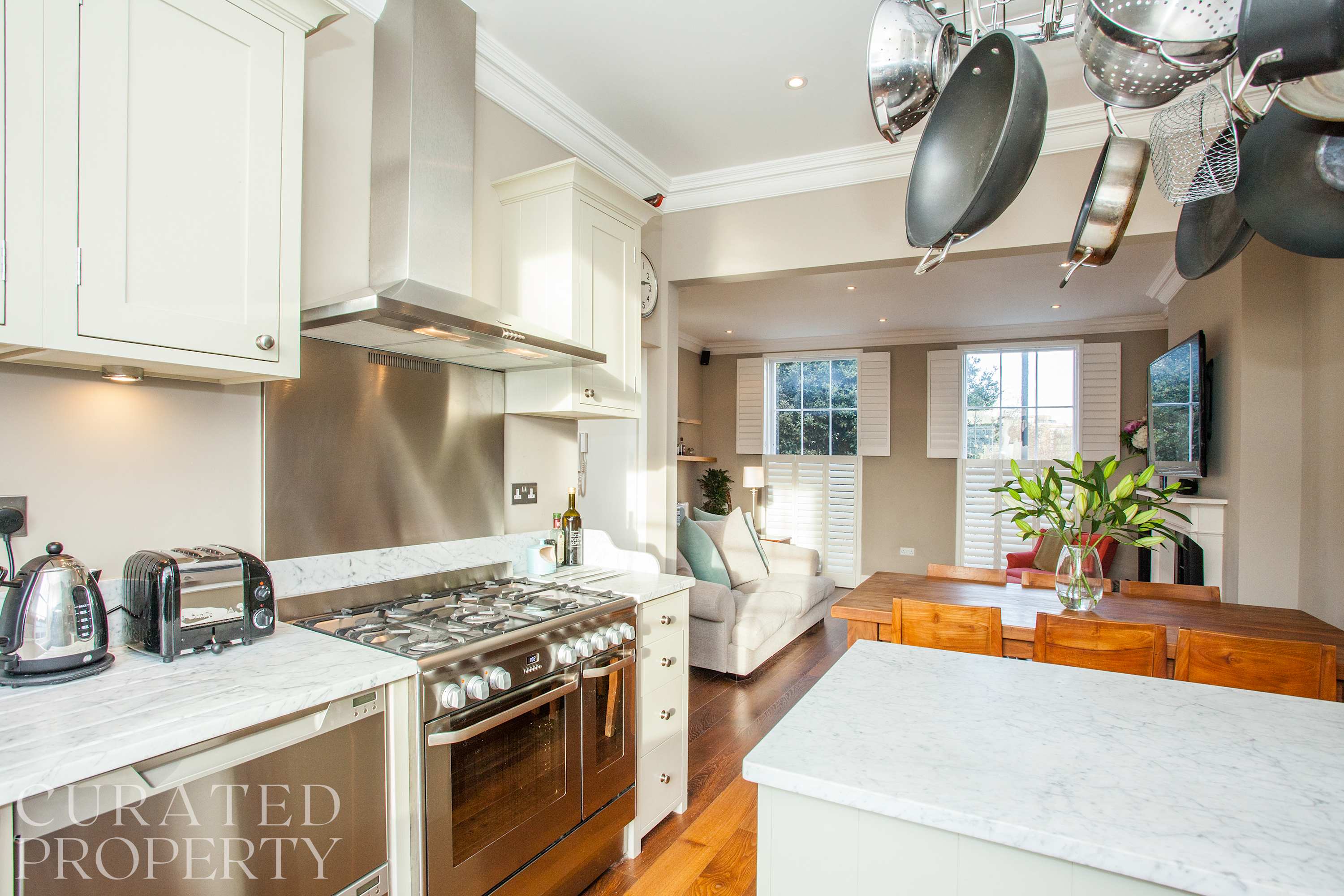 Luxury Marylebone 2-Bed Duplex with Terrace in 105B Lisson Grove NW1 6UP - Property image 11 - VivreStays