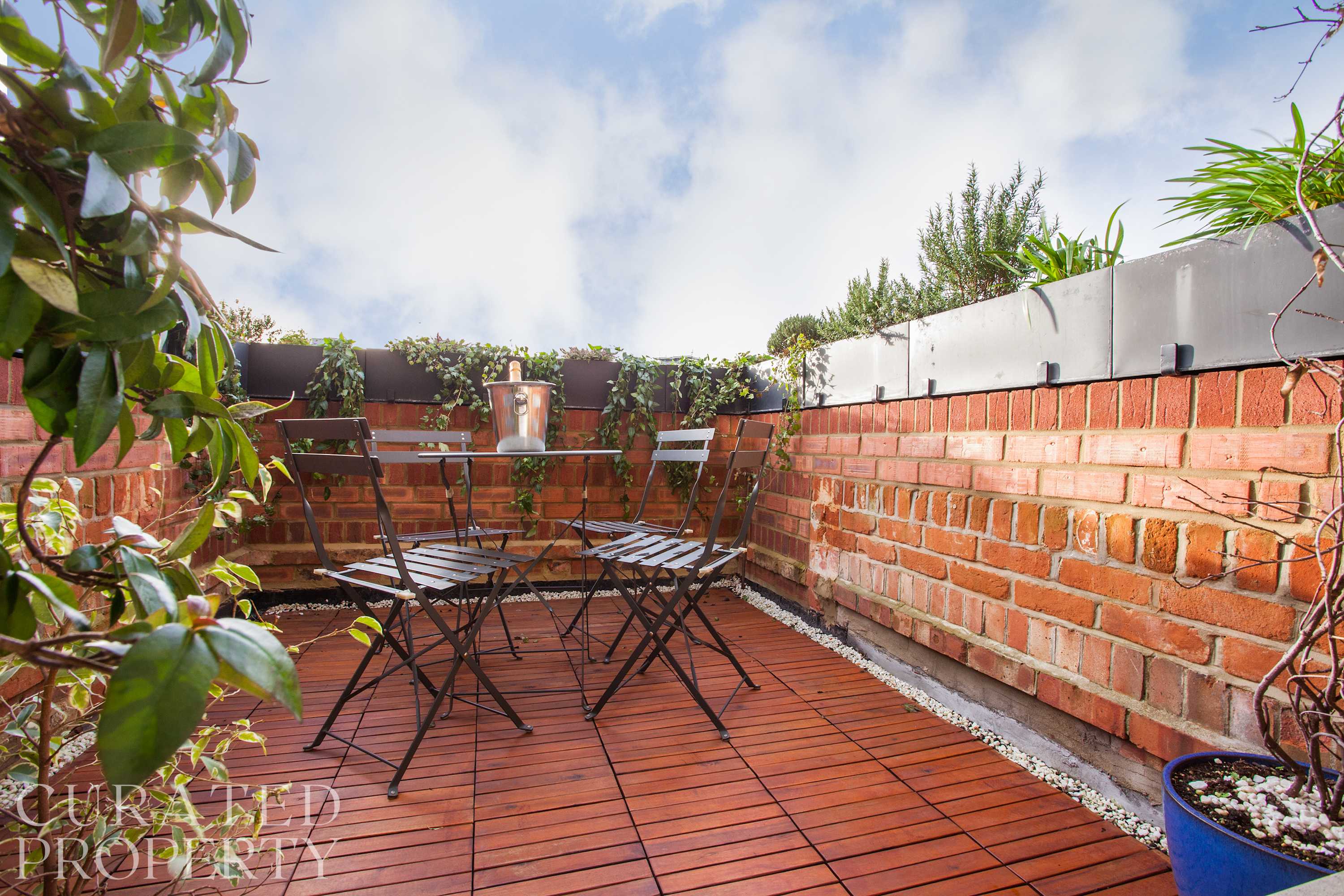 Luxury Marylebone 2-Bed Duplex with Terrace in 105B Lisson Grove NW1 6UP - Property image 23 - VivreStays