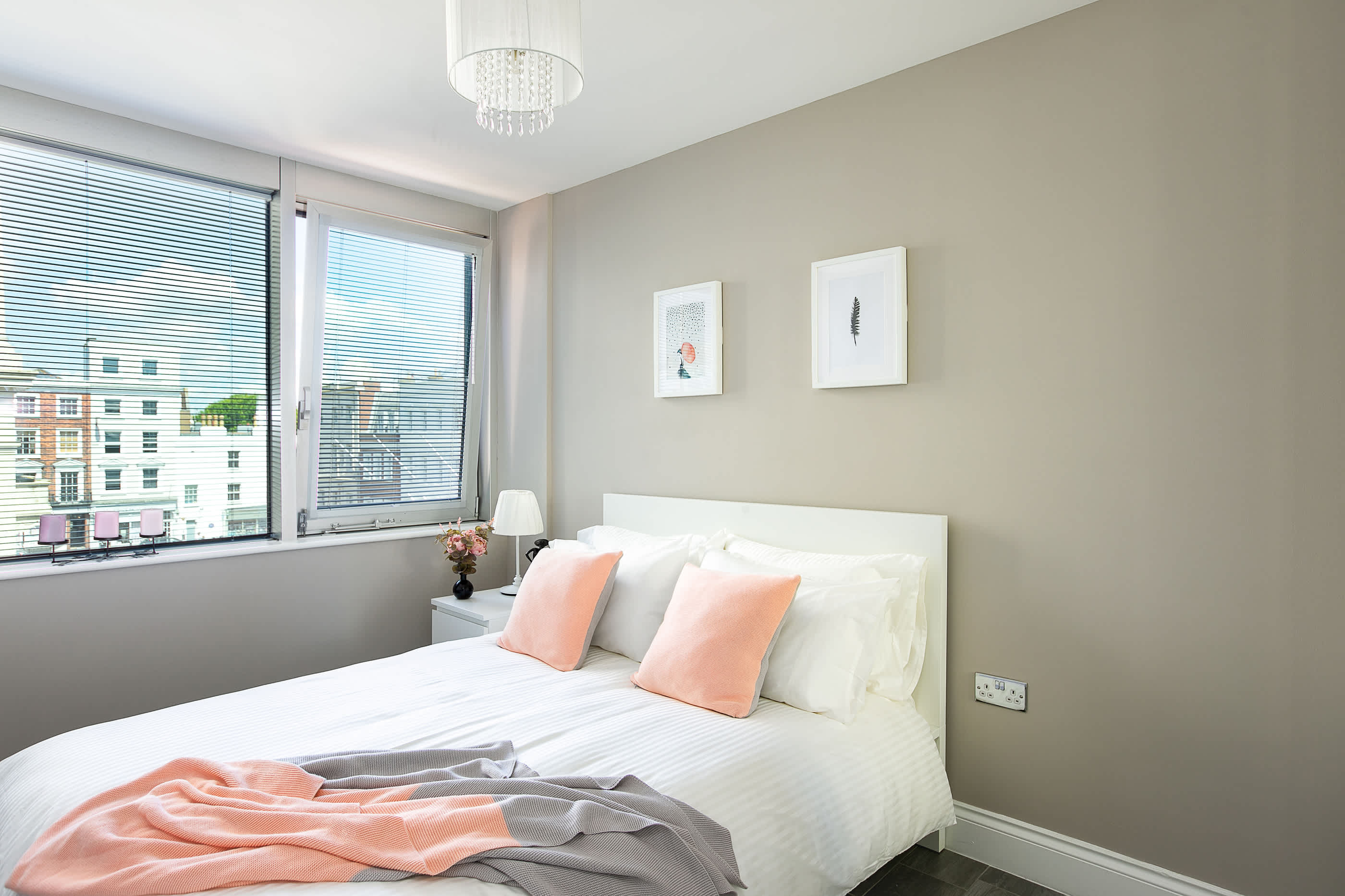 Brighton Lanes Beach Base | Chic, Cozy, Sleeps 8 in Bartholomew Road BN1 1JS - Property image 5 - VivreStays