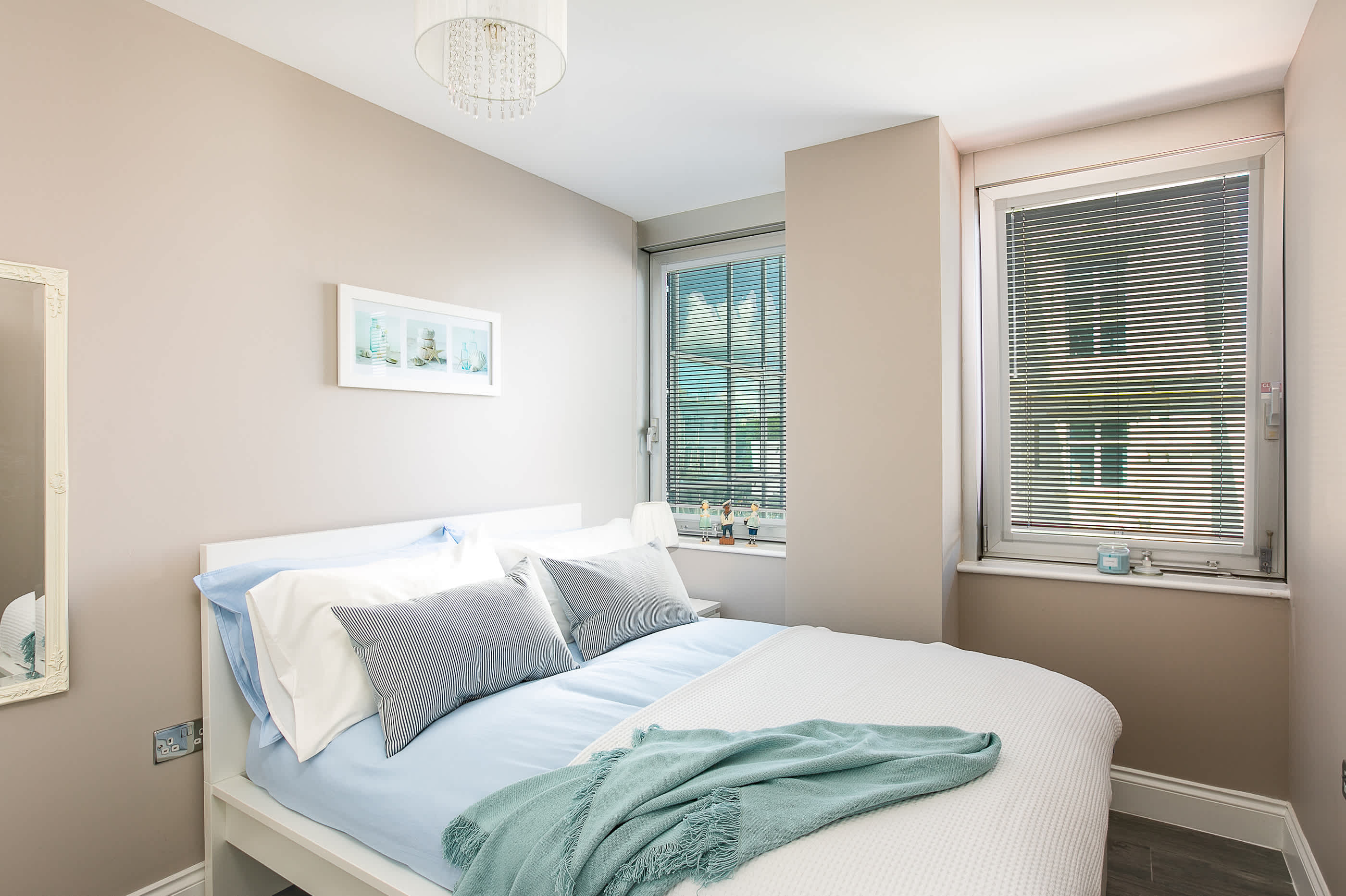 Brighton Lanes Beach Base | Chic, Cozy, Sleeps 8 in Bartholomew Road BN1 1JS - Property image 6 - VivreStays