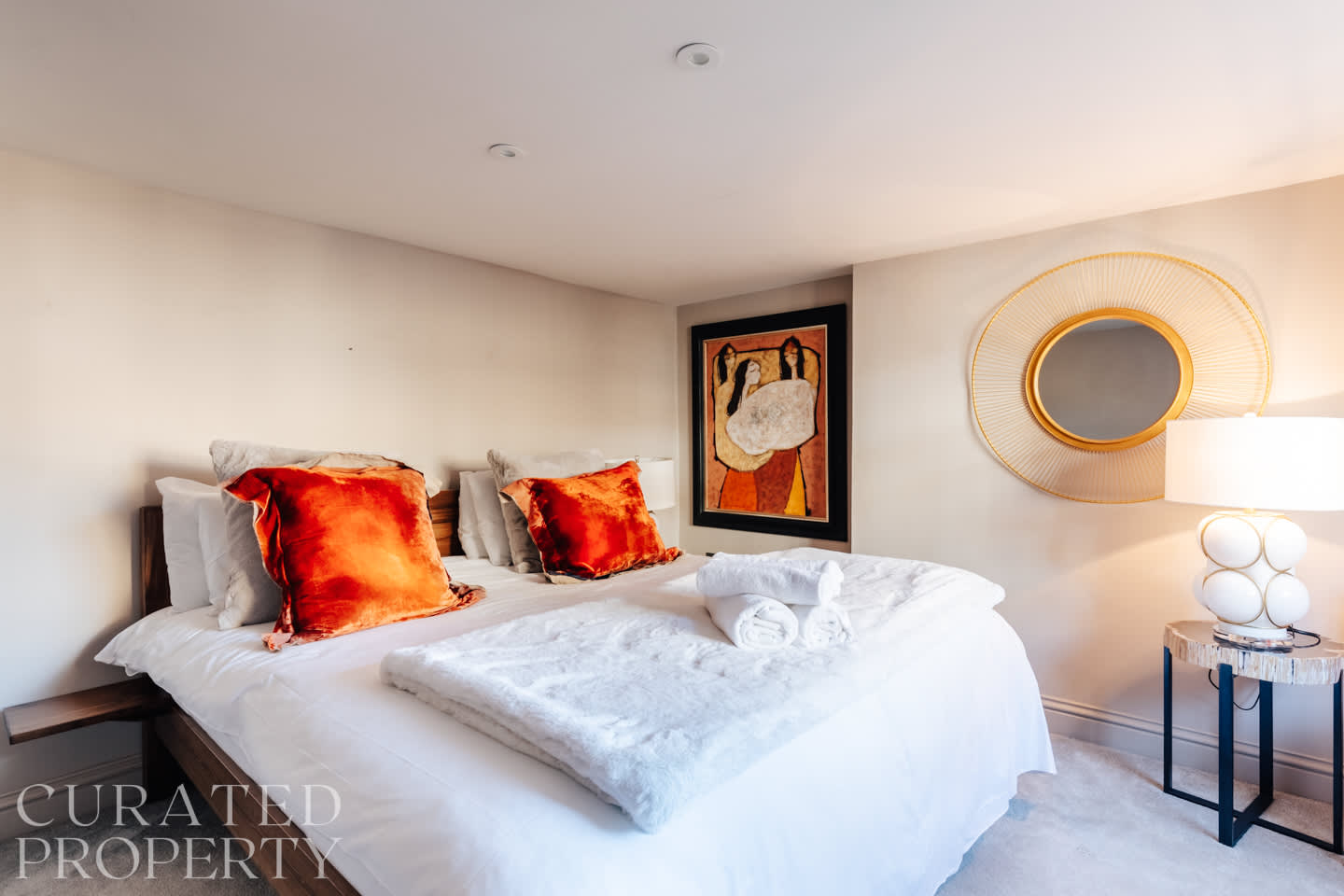 View Modern & Stylish 2 Bedroom Loft Apartment in The Bath Masonic Hall, 17 Old Orchard Street BA1 1JU Modern & Stylish 2 Bedroom Loft Apartment in The Bath Masonic Hall, 17 Old Orchard Street BA1 1JU - Property image 4 - VivreStays