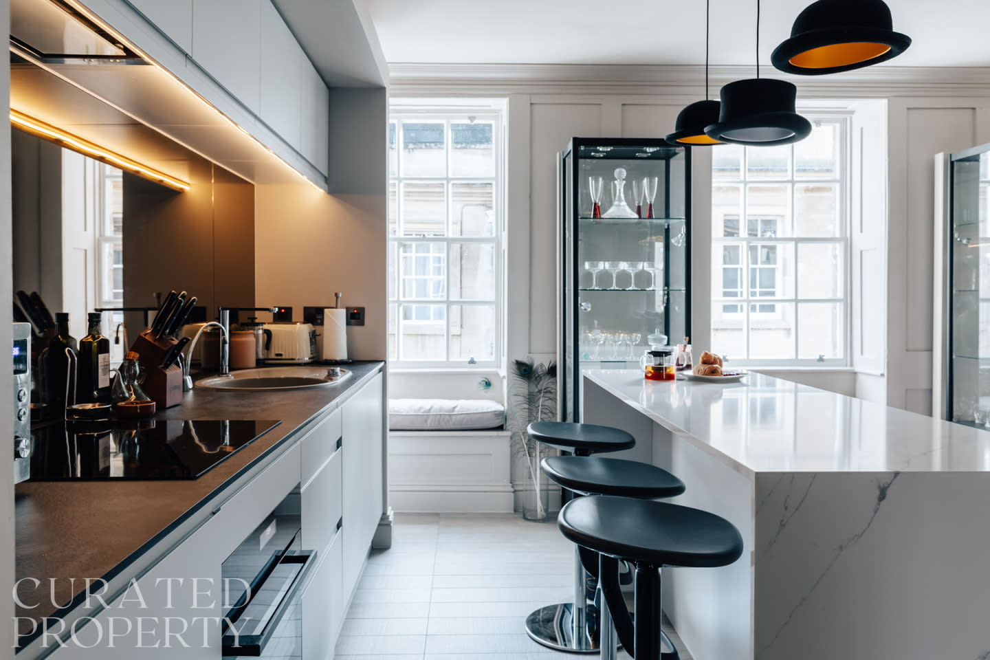 View Modern & Stylish 2 Bedroom Loft Apartment in The Bath Masonic Hall, 17 Old Orchard Street BA1 1JU Modern & Stylish 2 Bedroom Loft Apartment in The Bath Masonic Hall, 17 Old Orchard Street BA1 1JU - Property image 9 - VivreStays