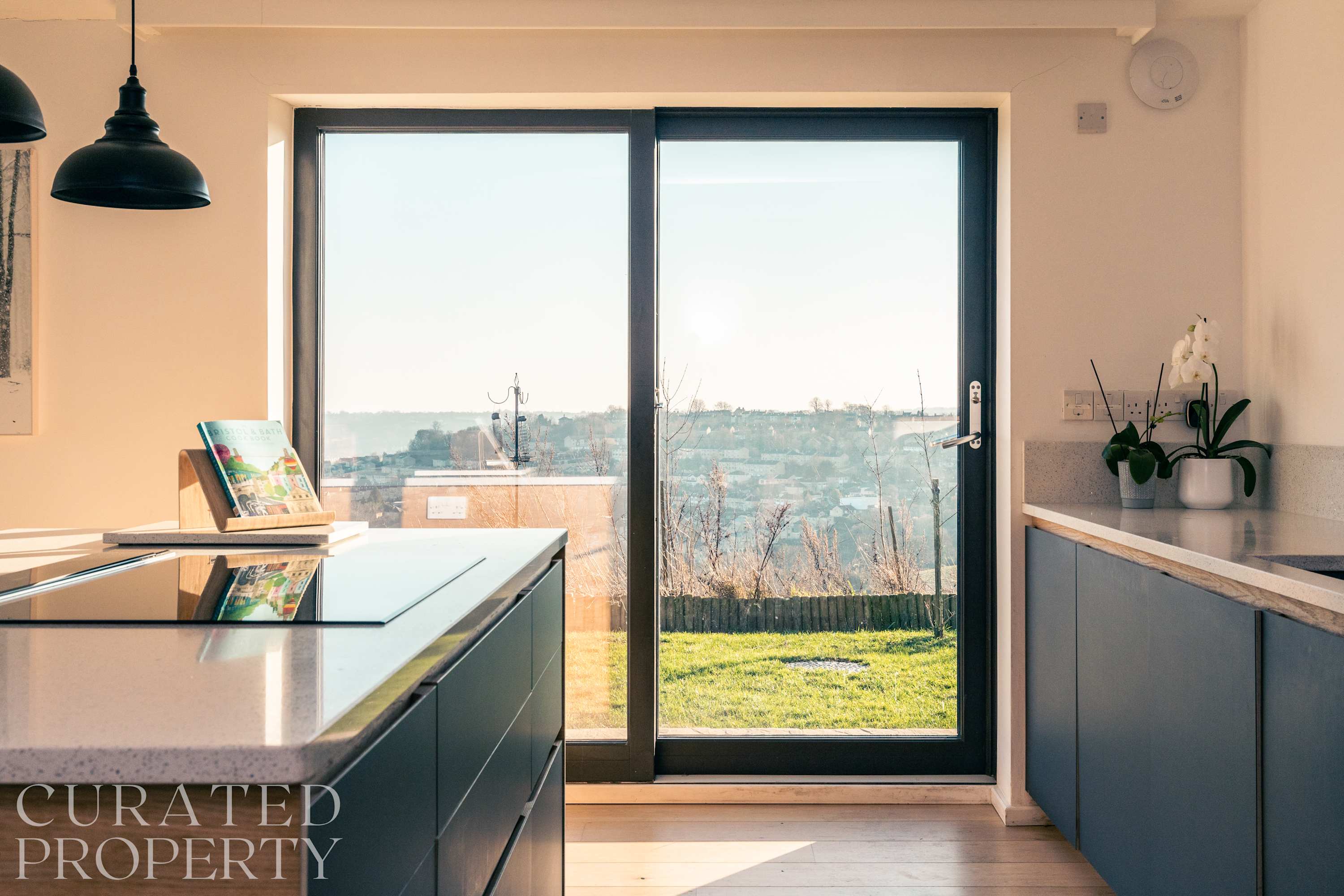 View Stunning Home with Garden & Panoramic Views in Colliers Lane BA1 8DP Stunning Home with Garden & Panoramic Views in Colliers Lane BA1 8DP - Property image 8 - VivreStays