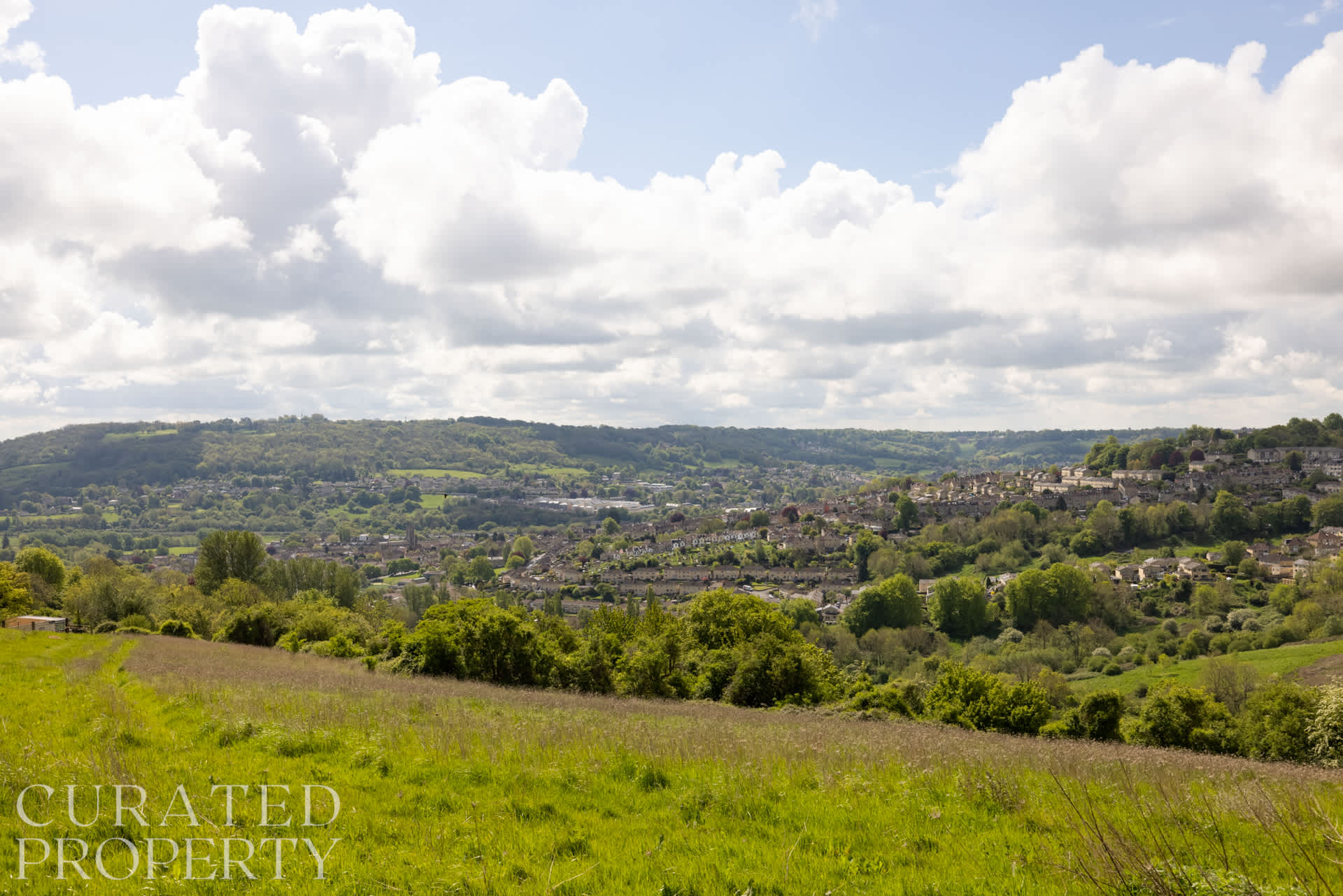 View Stunning Home with Garden & Panoramic Views in Colliers Lane BA1 8DP Stunning Home with Garden & Panoramic Views in Colliers Lane BA1 8DP - Property image 5 - VivreStays
