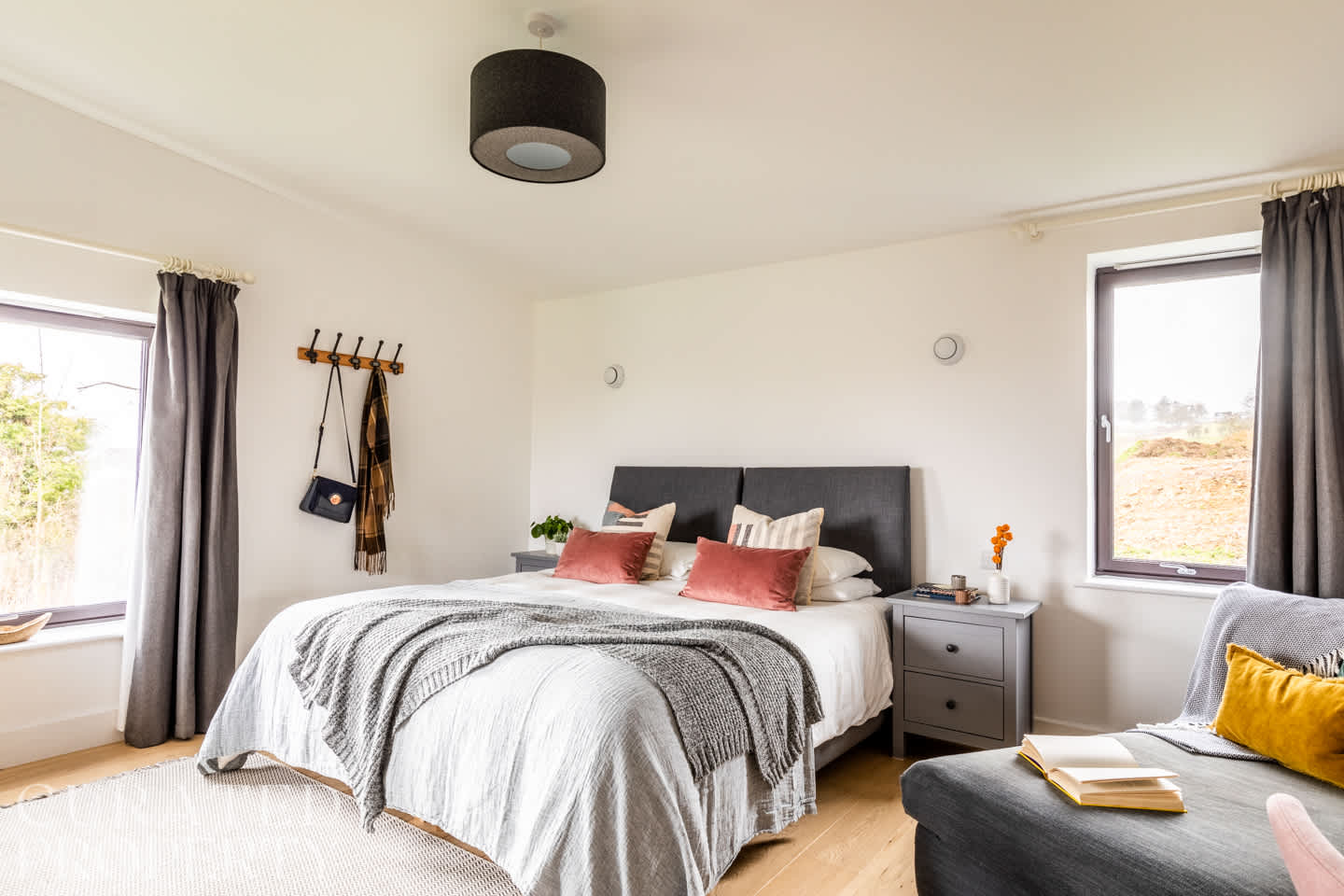 View Stunning Home with Garden & Panoramic Views in Colliers Lane BA1 8DP Stunning Home with Garden & Panoramic Views in Colliers Lane BA1 8DP - Property image 13 - VivreStays