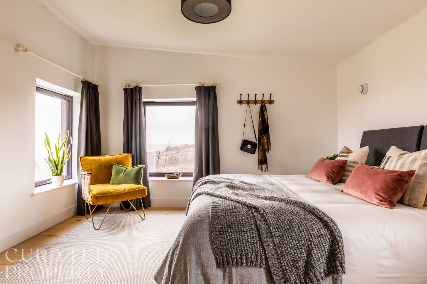 View Stunning Home with Garden & Panoramic Views in Colliers Lane BA1 8DP Stunning Home with Garden & Panoramic Views in Colliers Lane BA1 8DP - Property image 14 - VivreStays