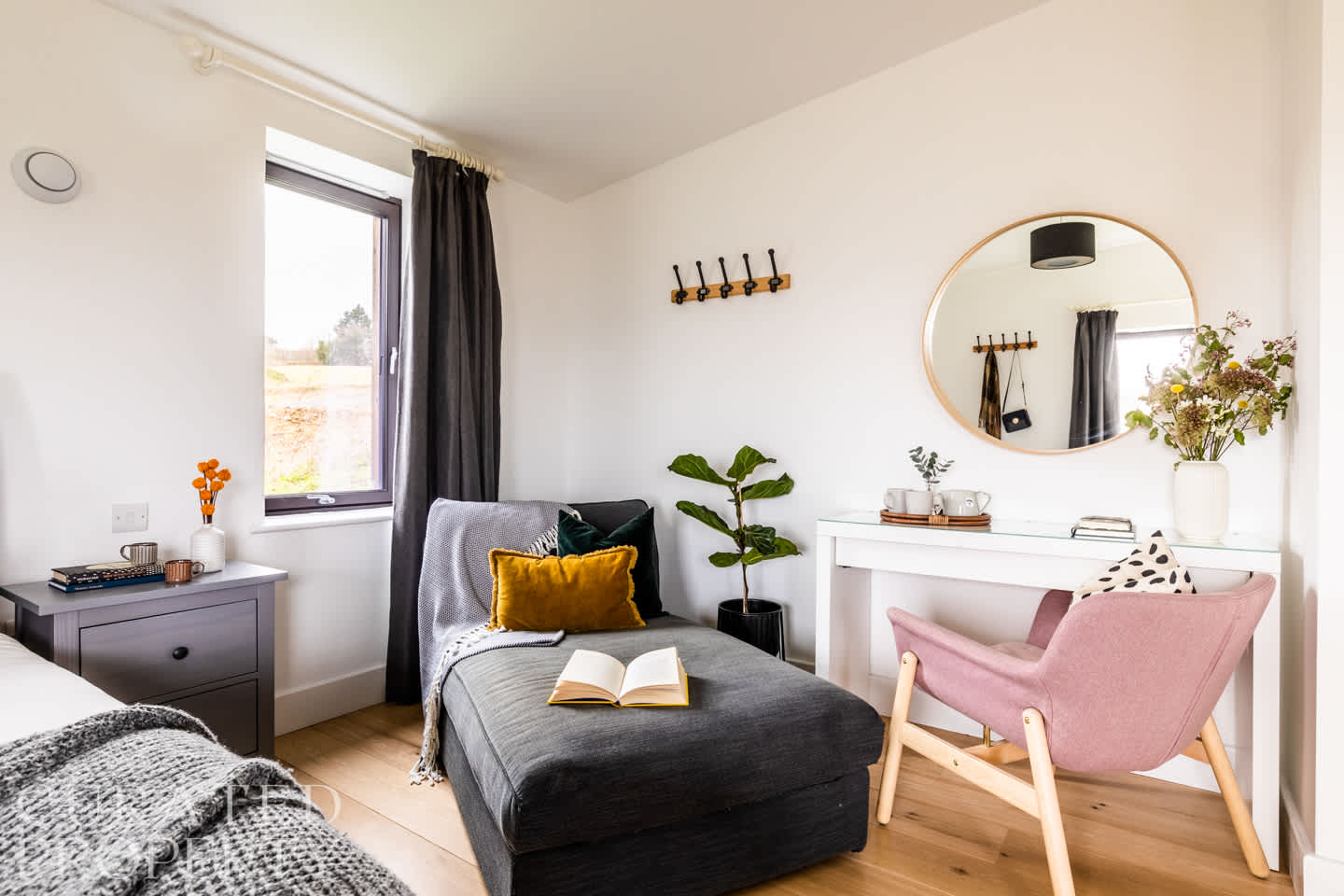 View Stunning Home with Garden & Panoramic Views in Colliers Lane BA1 8DP Stunning Home with Garden & Panoramic Views in Colliers Lane BA1 8DP - Property image 15 - VivreStays