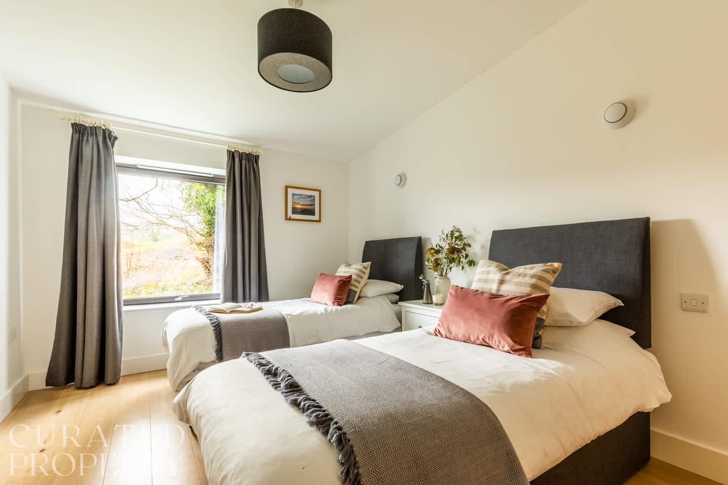 View Stunning Home with Garden & Panoramic Views in Colliers Lane BA1 8DP Stunning Home with Garden & Panoramic Views in Colliers Lane BA1 8DP - Property image 17 - VivreStays