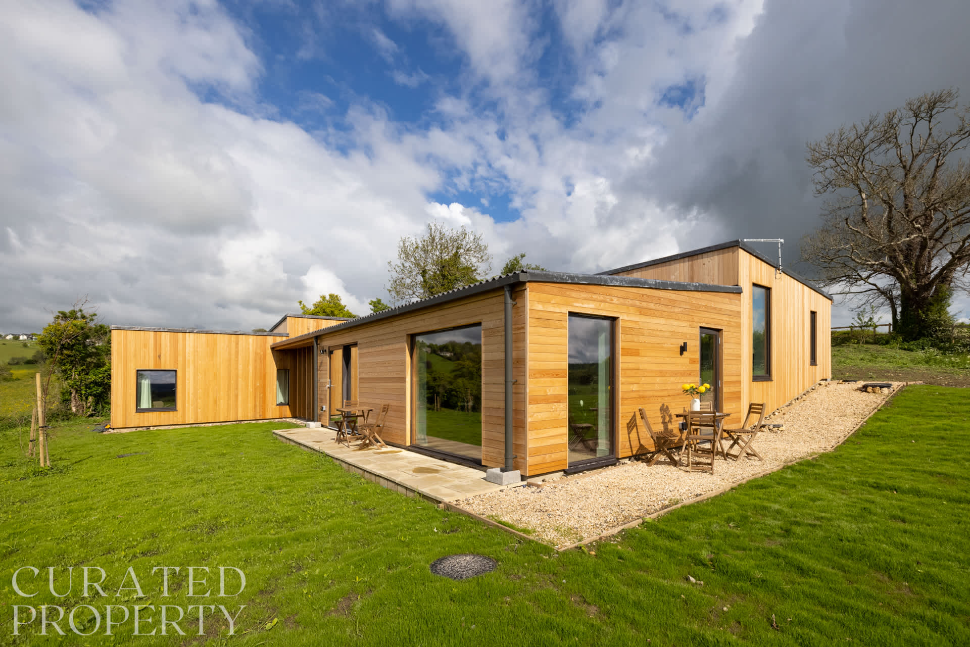 View Stunning Home with Garden & Panoramic Views in Colliers Lane BA1 8DP Stunning Home with Garden & Panoramic Views in Colliers Lane BA1 8DP - Property image 35 - VivreStays