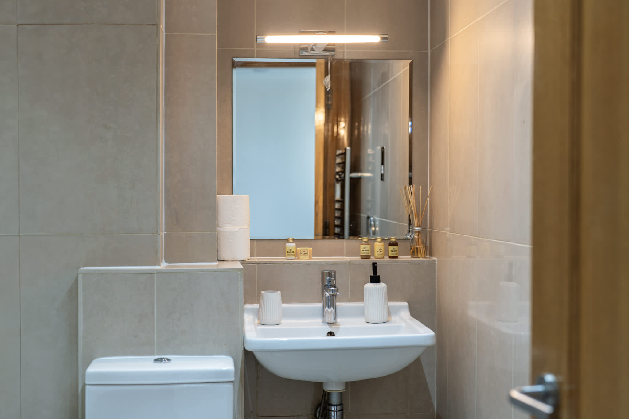 View Stylish 1B Apartment with terrace in Paddington in Chilworth Street W2 Stylish 1B Apartment with terrace in Paddington in Chilworth Street W2 - Property image 8 - VivreStays