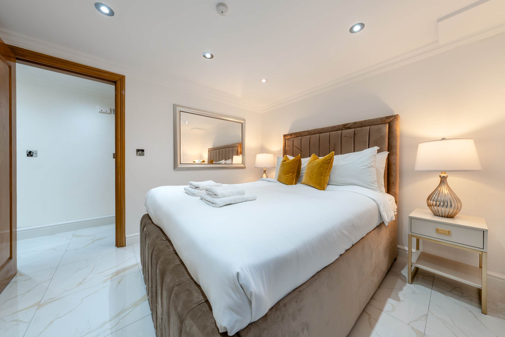 View Stylish 1B Apartment with terrace in Paddington in Chilworth Street W2 Stylish 1B Apartment with terrace in Paddington in Chilworth Street W2 - Property image 12 - VivreStays