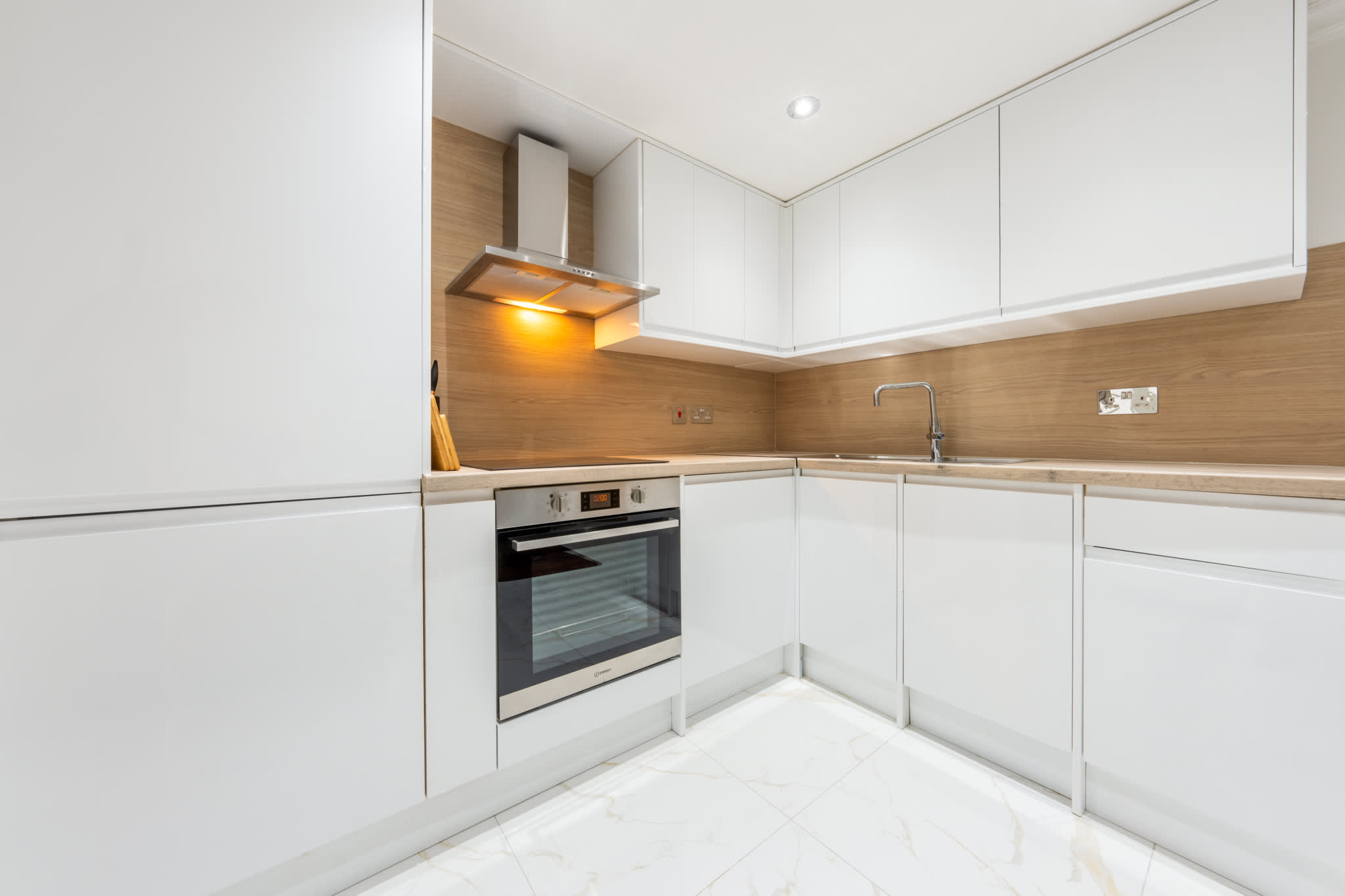 View Stylish 1B Apartment with terrace in Paddington in Chilworth Street W2 Stylish 1B Apartment with terrace in Paddington in Chilworth Street W2 - Property image 16 - VivreStays