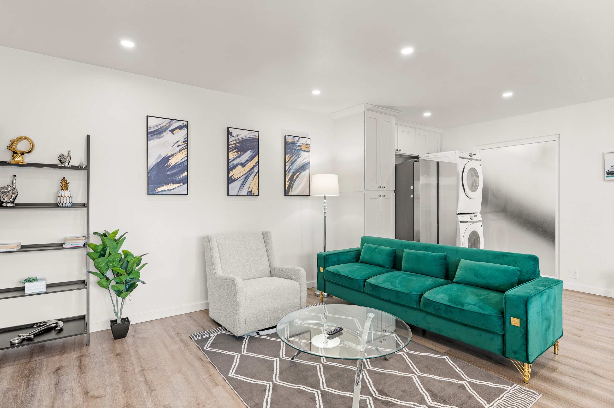 Altadena 2 BR Furnished Home photo 4