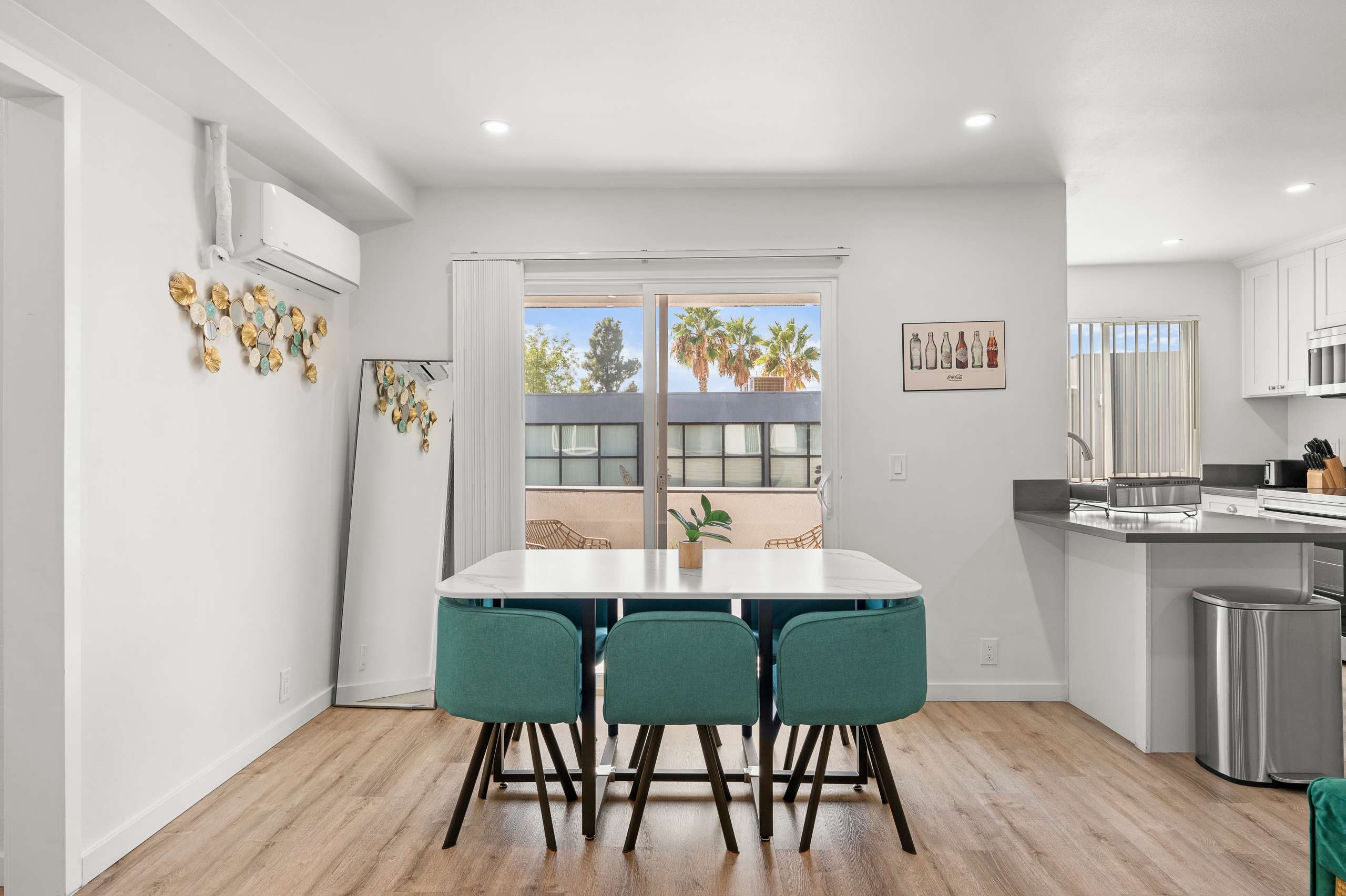 Altadena 2 BR Furnished Home photo 5