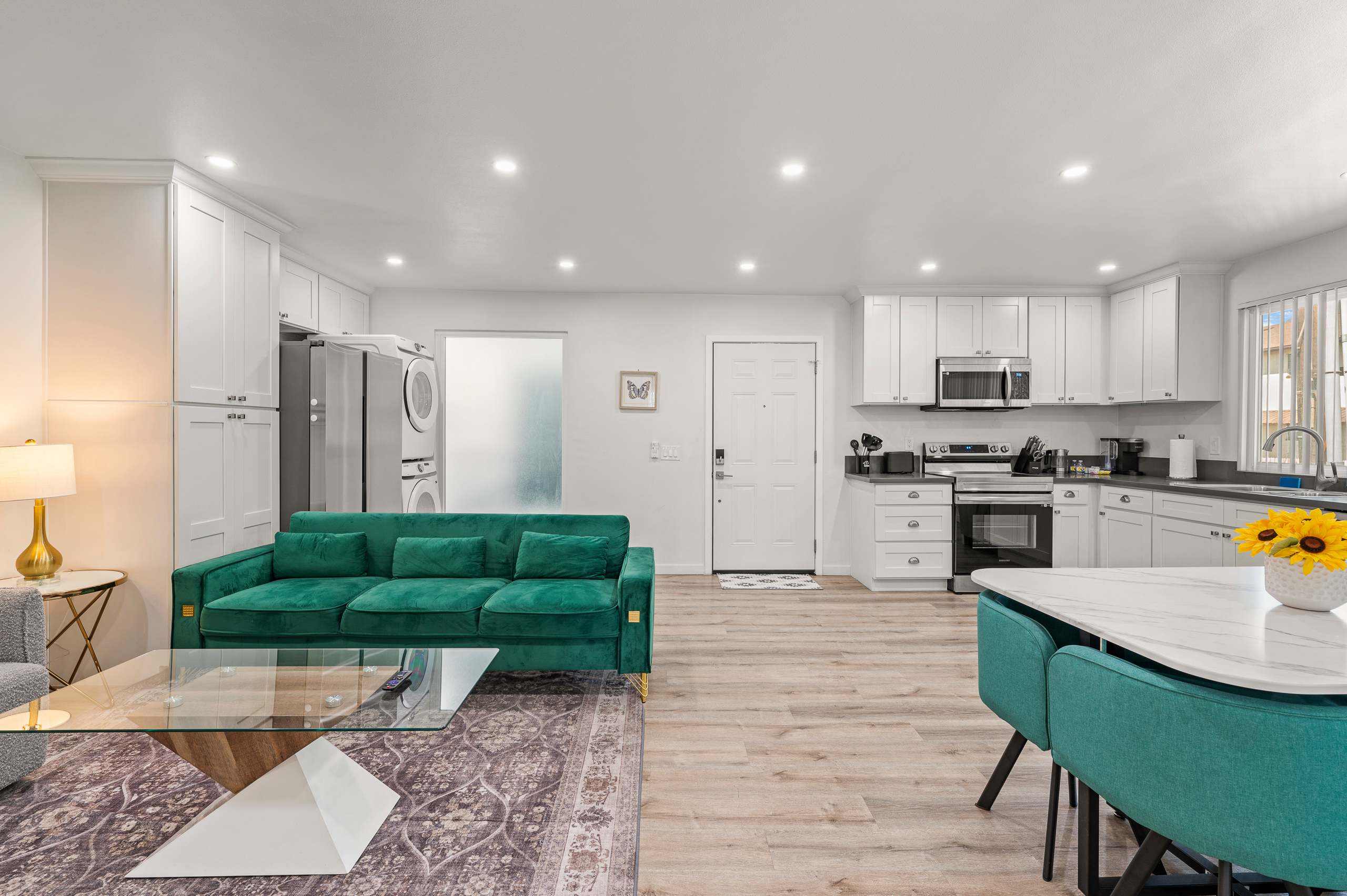 Altadena 2 BR Furnished Home photo 2