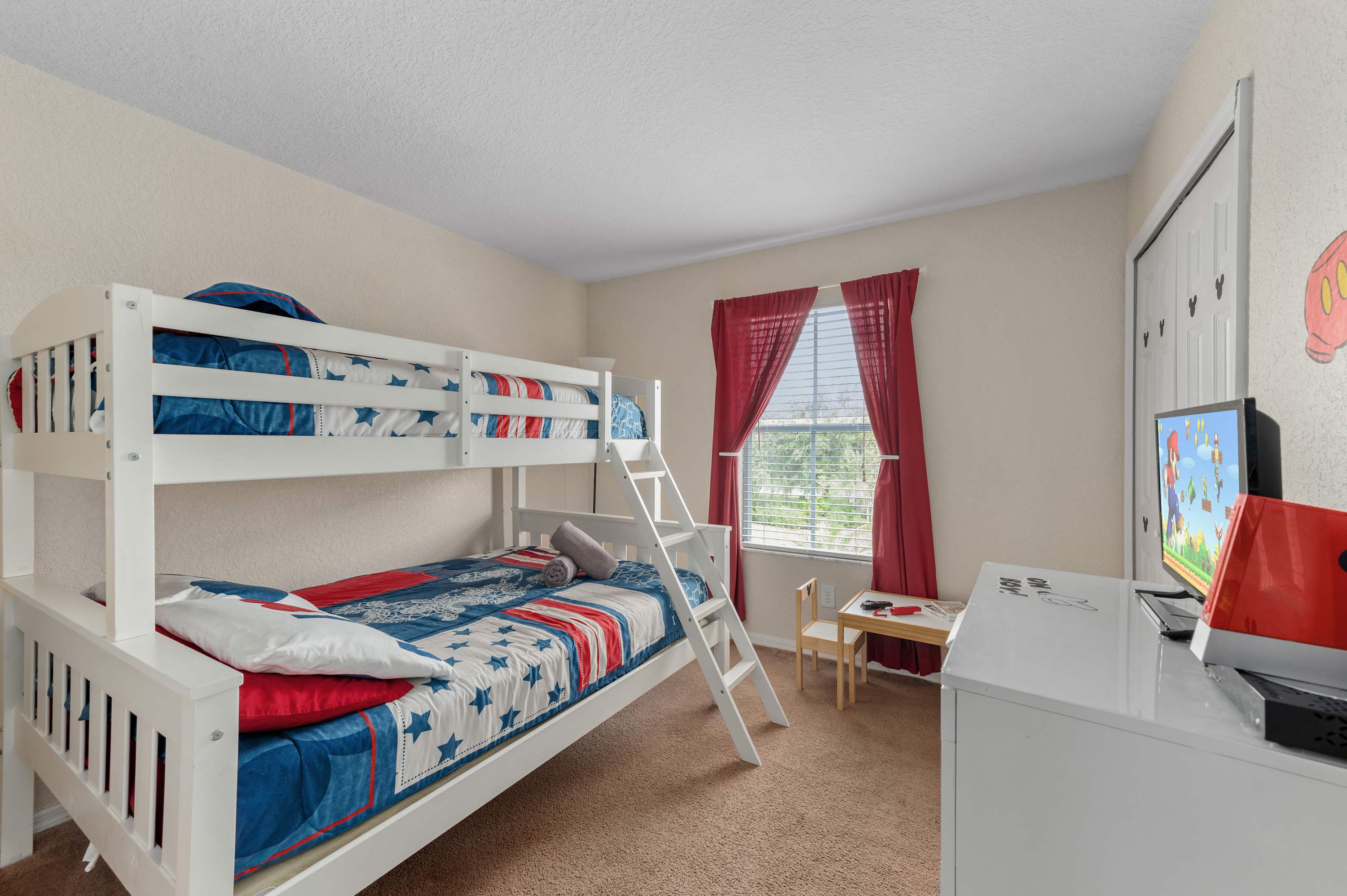 Family townhouse near Disney w/ game room