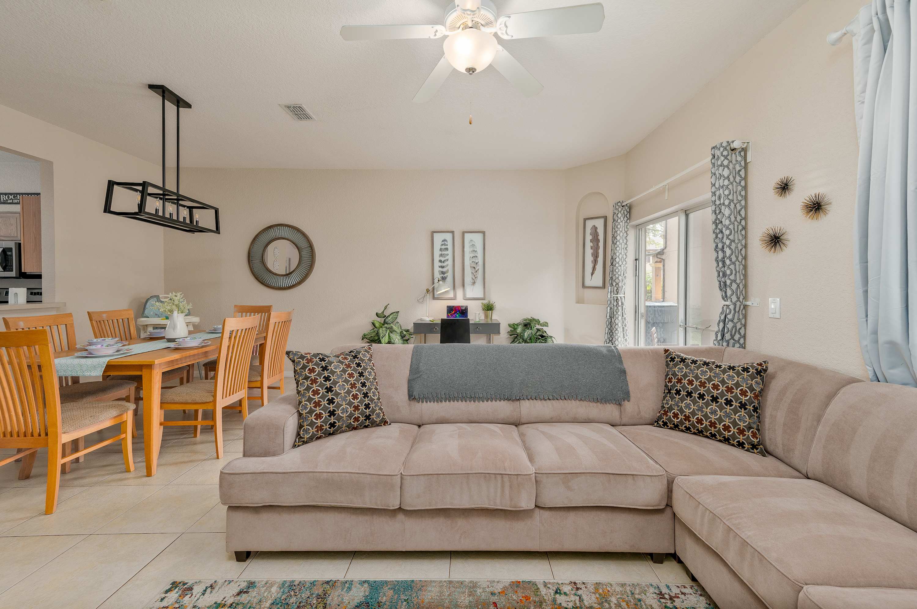 Family townhouse near Disney w/ game room