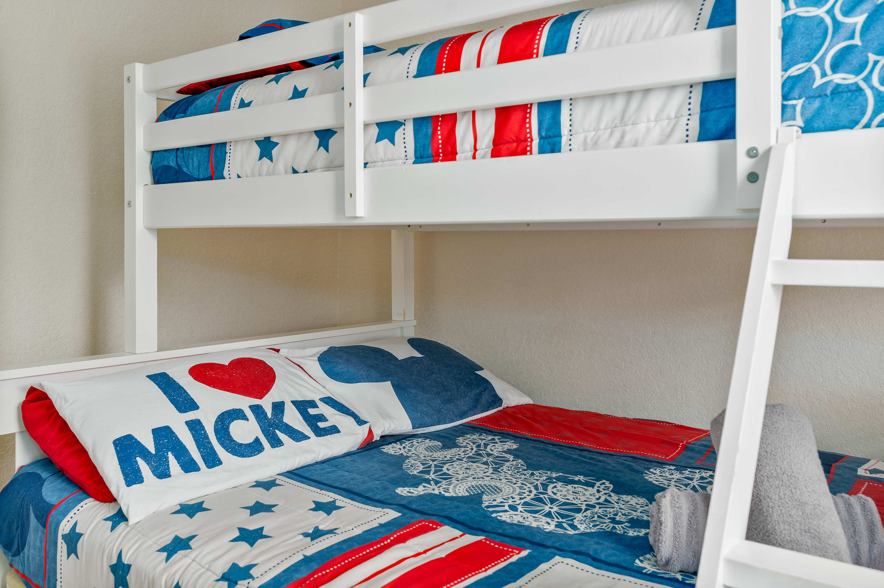 Family townhouse near Disney w/ game room