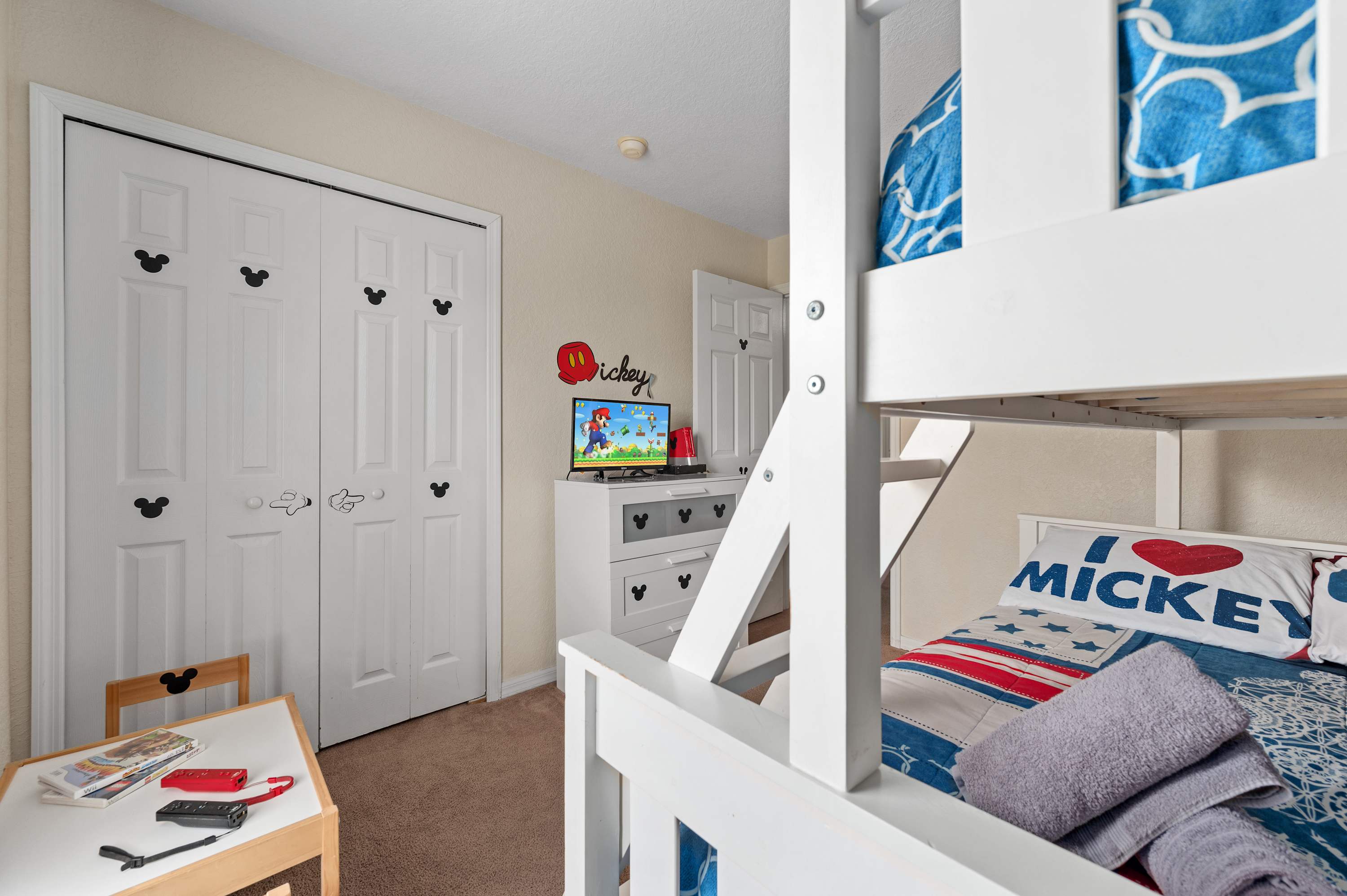 Family townhouse near Disney w/ game room