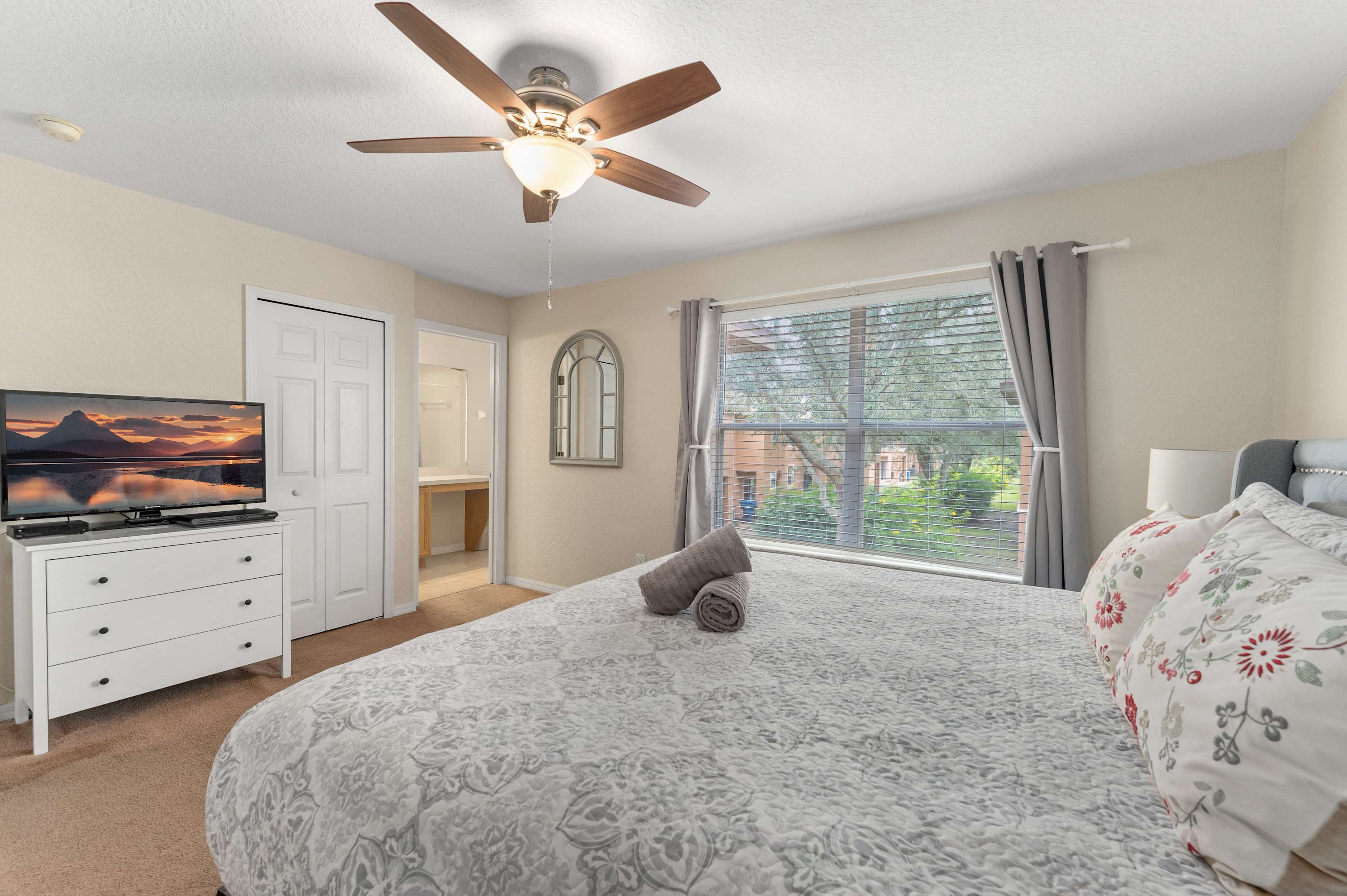 Family townhouse near Disney w/ game room