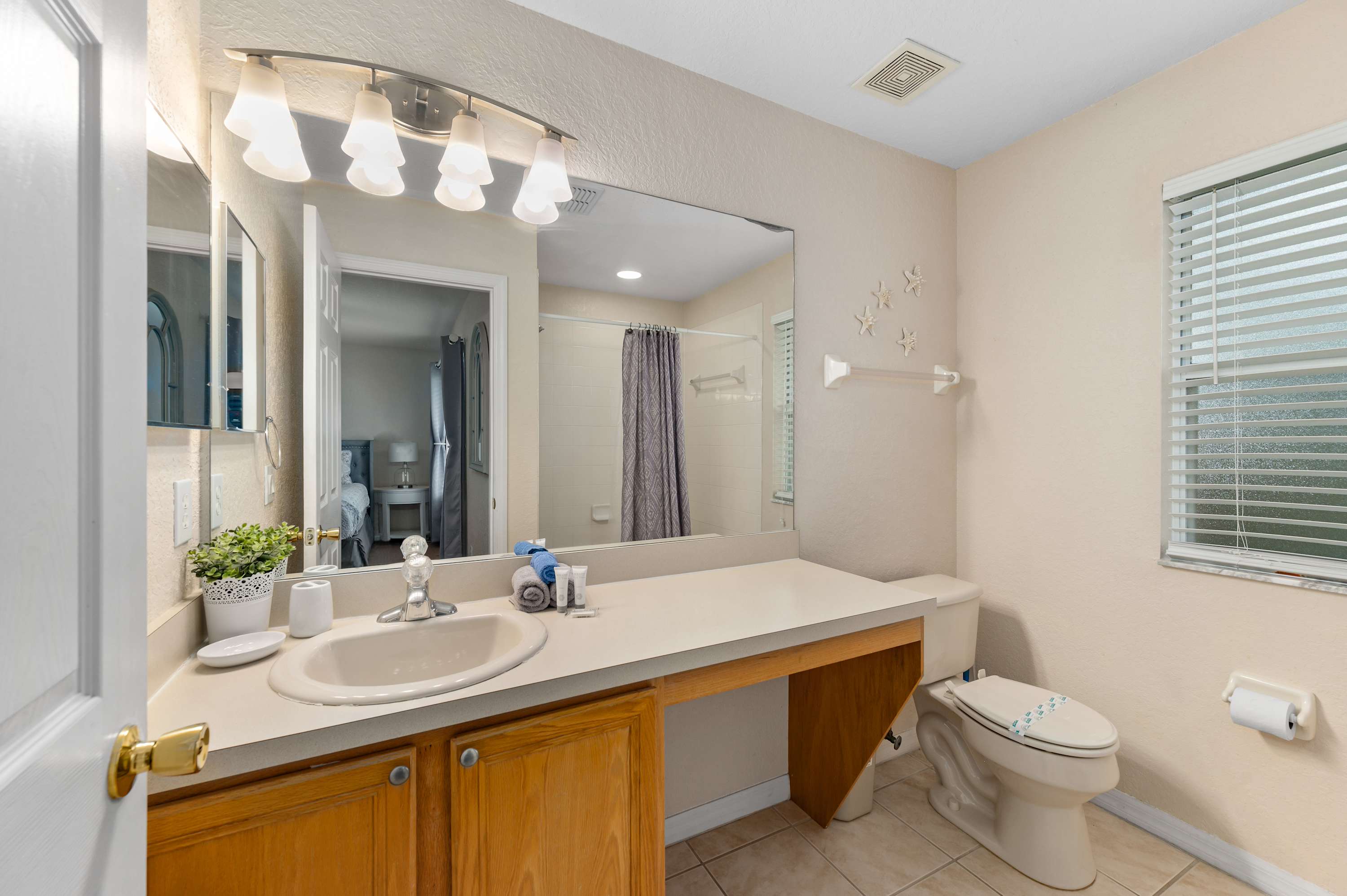 Family townhouse near Disney w/ game room