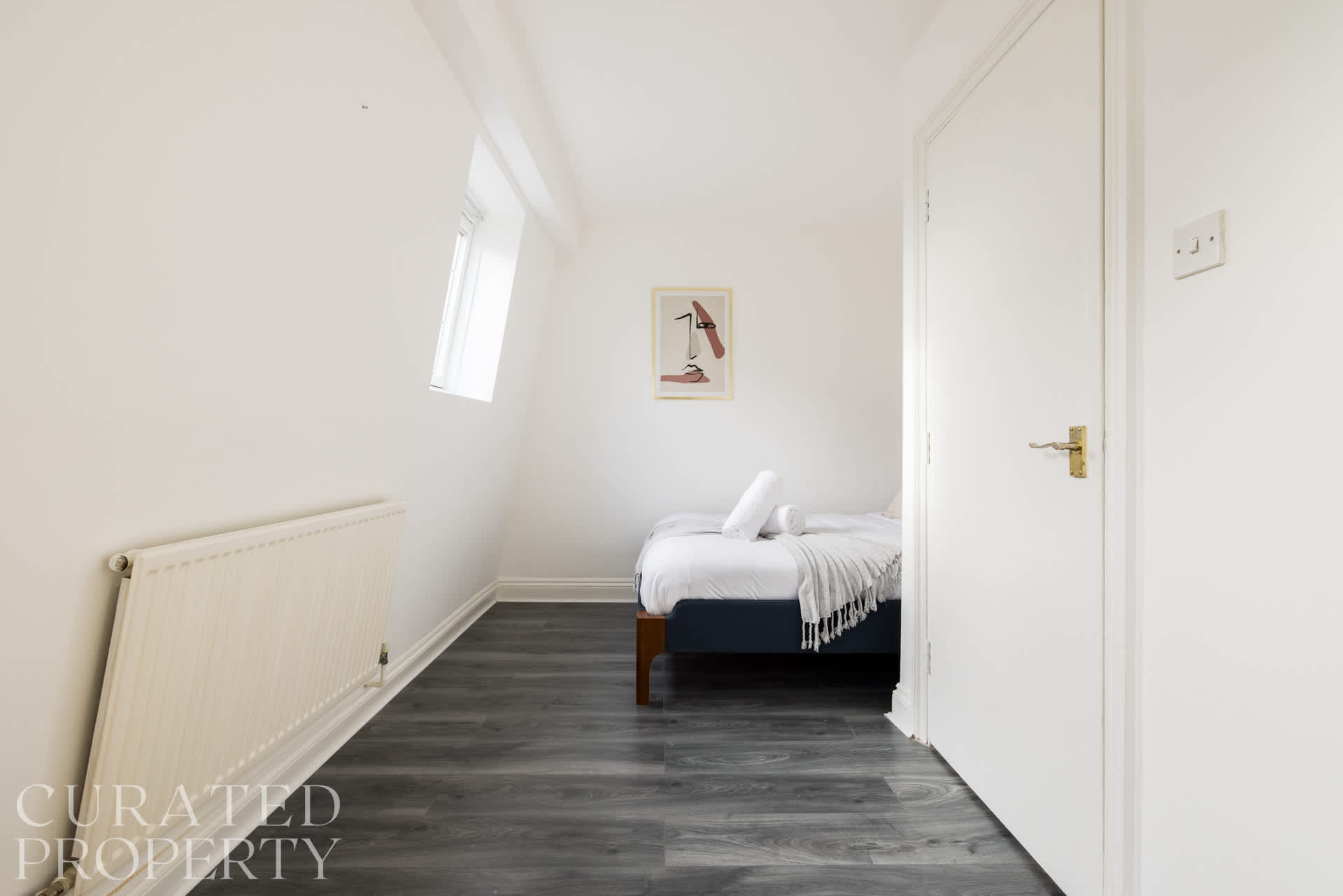 2 Bedroom Apartment - Shepherd's Bush in 112 Goldhawk Road W12 8HD - Property image 10 - VivreStays