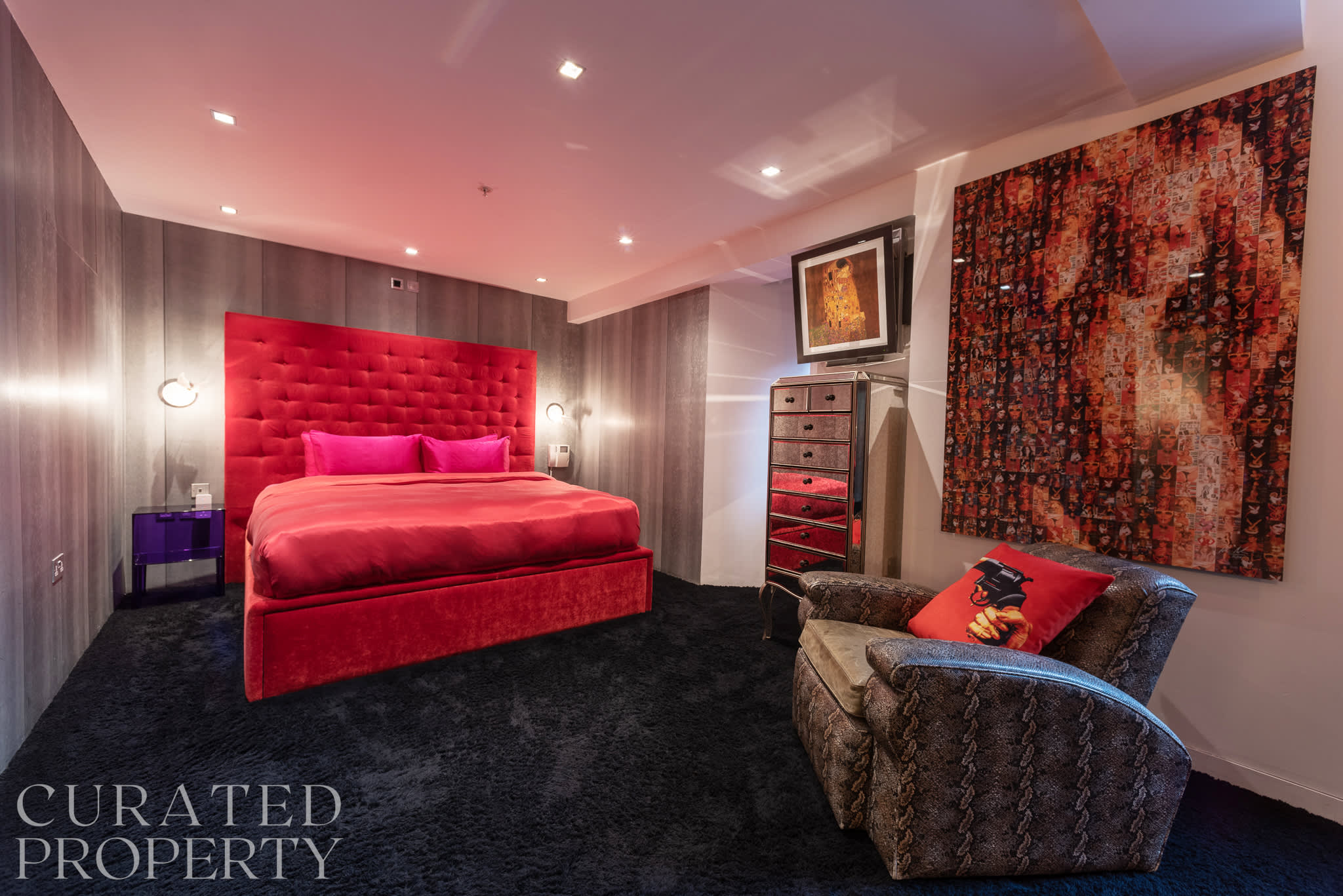 View Luxurious Loft Central Soho - 3 Bedrooms & Office! in 10 Richmond Mews W1D 3DD Luxurious Loft Central Soho - 3 Bedrooms & Office! in 10 Richmond Mews W1D 3DD - Property image 4 - VivreStays