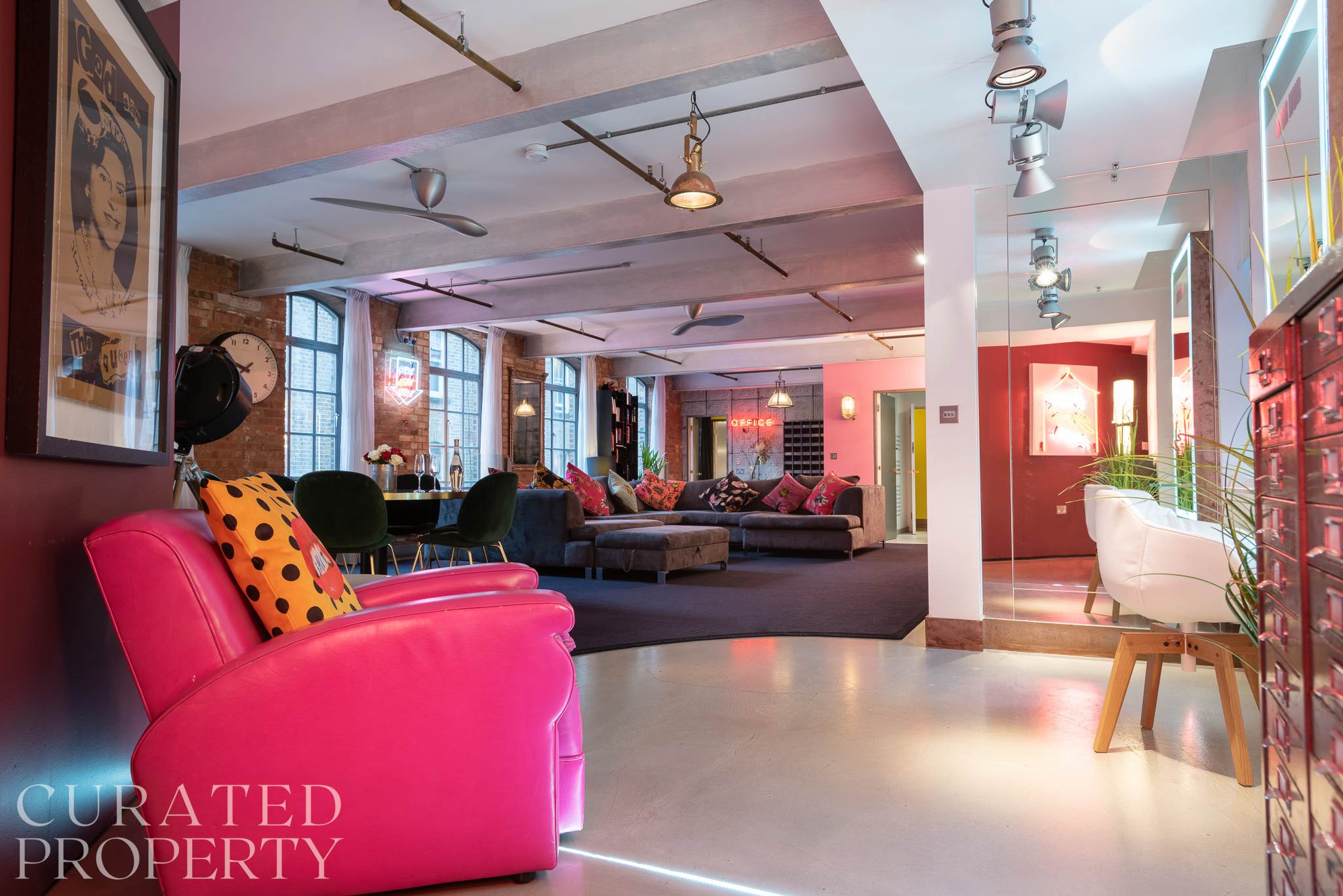 View Luxurious Loft Central Soho - 3 Bedrooms & Office! in 10 Richmond Mews W1D 3DD Luxurious Loft Central Soho - 3 Bedrooms & Office! in 10 Richmond Mews W1D 3DD - Property image 11 - VivreStays