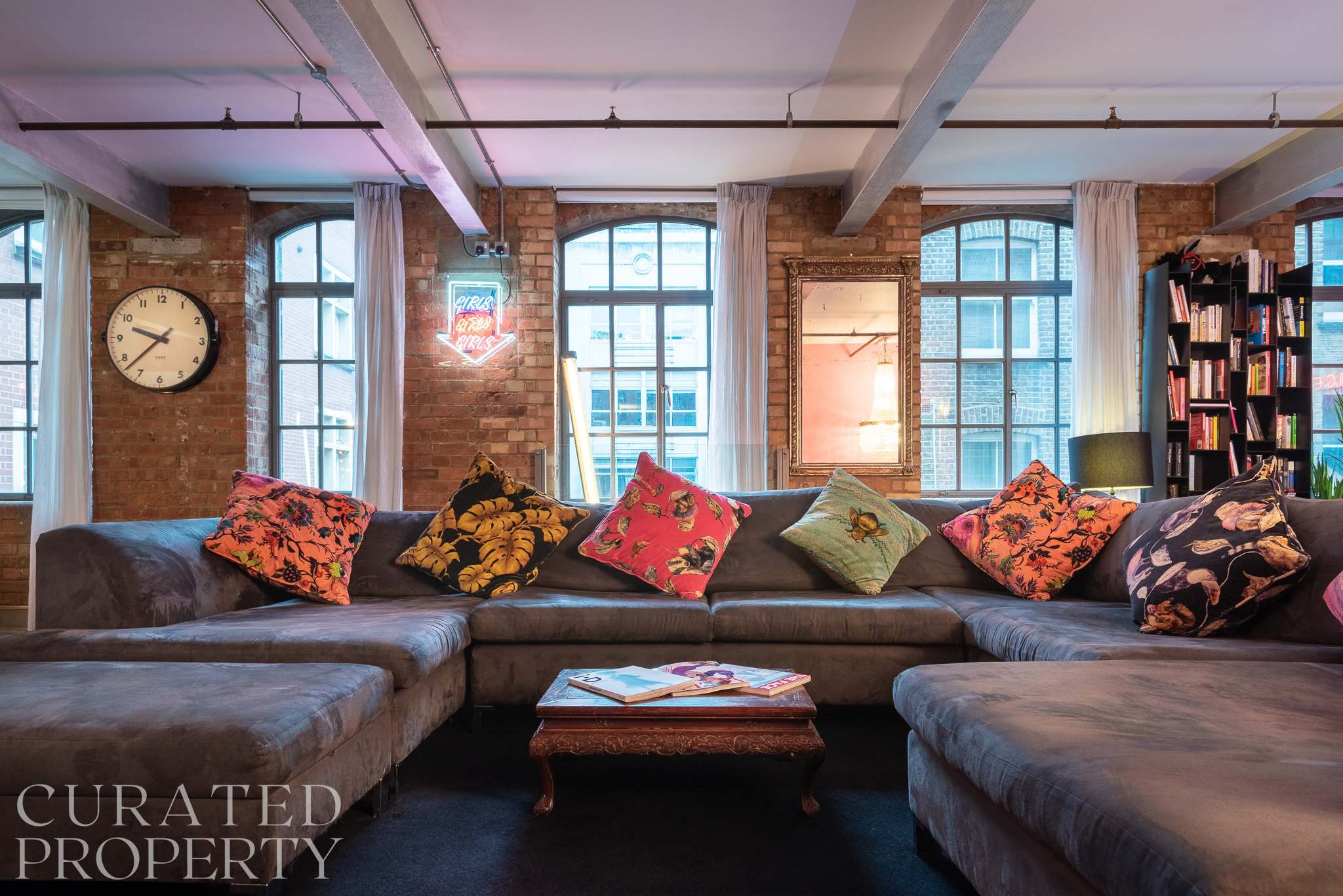 View Luxurious Loft Central Soho - 3 Bedrooms & Office! in 10 Richmond Mews W1D 3DD Luxurious Loft Central Soho - 3 Bedrooms & Office! in 10 Richmond Mews W1D 3DD - Property image 18 - VivreStays