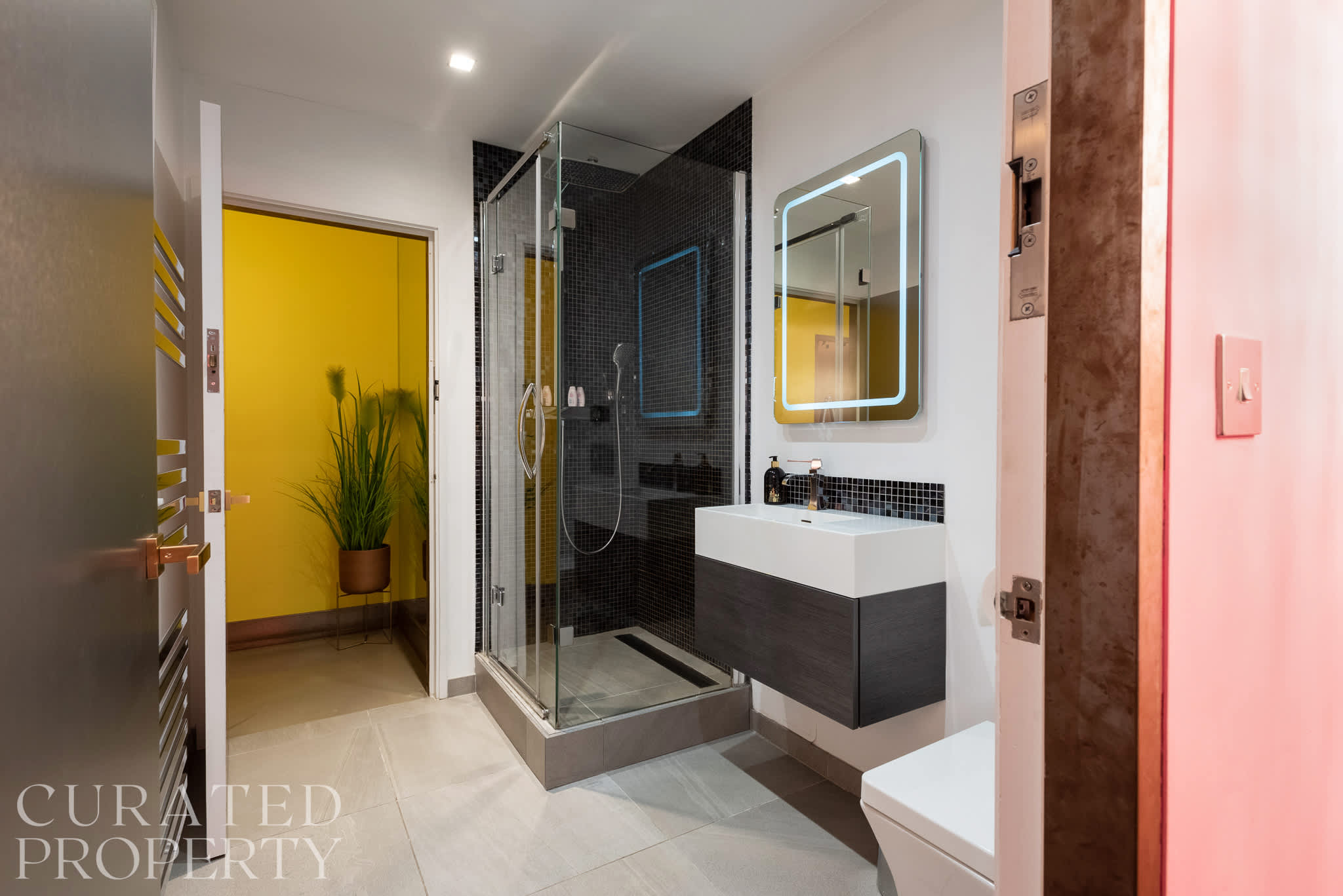 View Luxurious Loft Central Soho - 3 Bedrooms & Office! in 10 Richmond Mews W1D 3DD Luxurious Loft Central Soho - 3 Bedrooms & Office! in 10 Richmond Mews W1D 3DD - Property image 33 - VivreStays