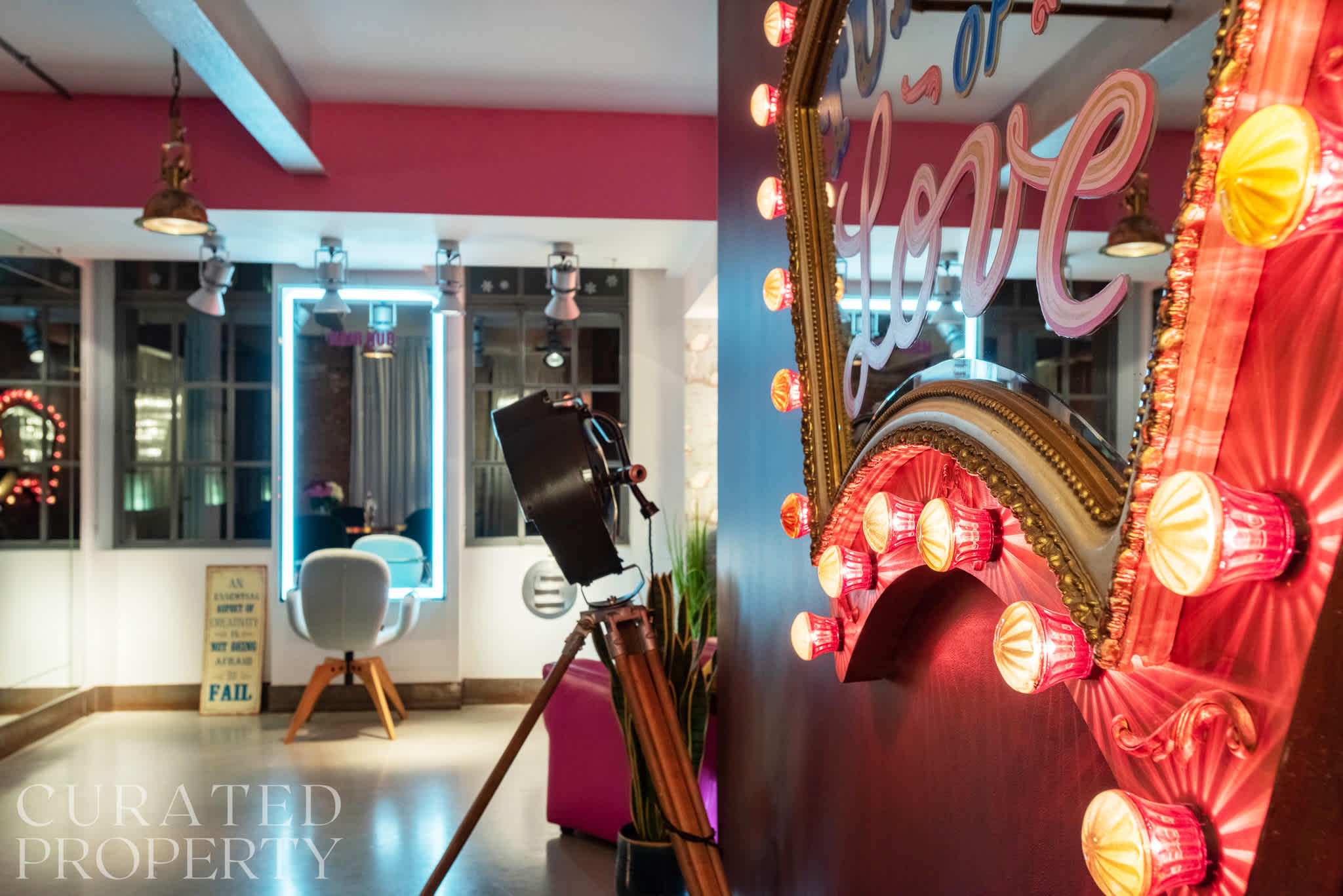 View Luxurious Loft Central Soho - 3 Bedrooms & Office! in 10 Richmond Mews W1D 3DD Luxurious Loft Central Soho - 3 Bedrooms & Office! in 10 Richmond Mews W1D 3DD - Property image 34 - VivreStays