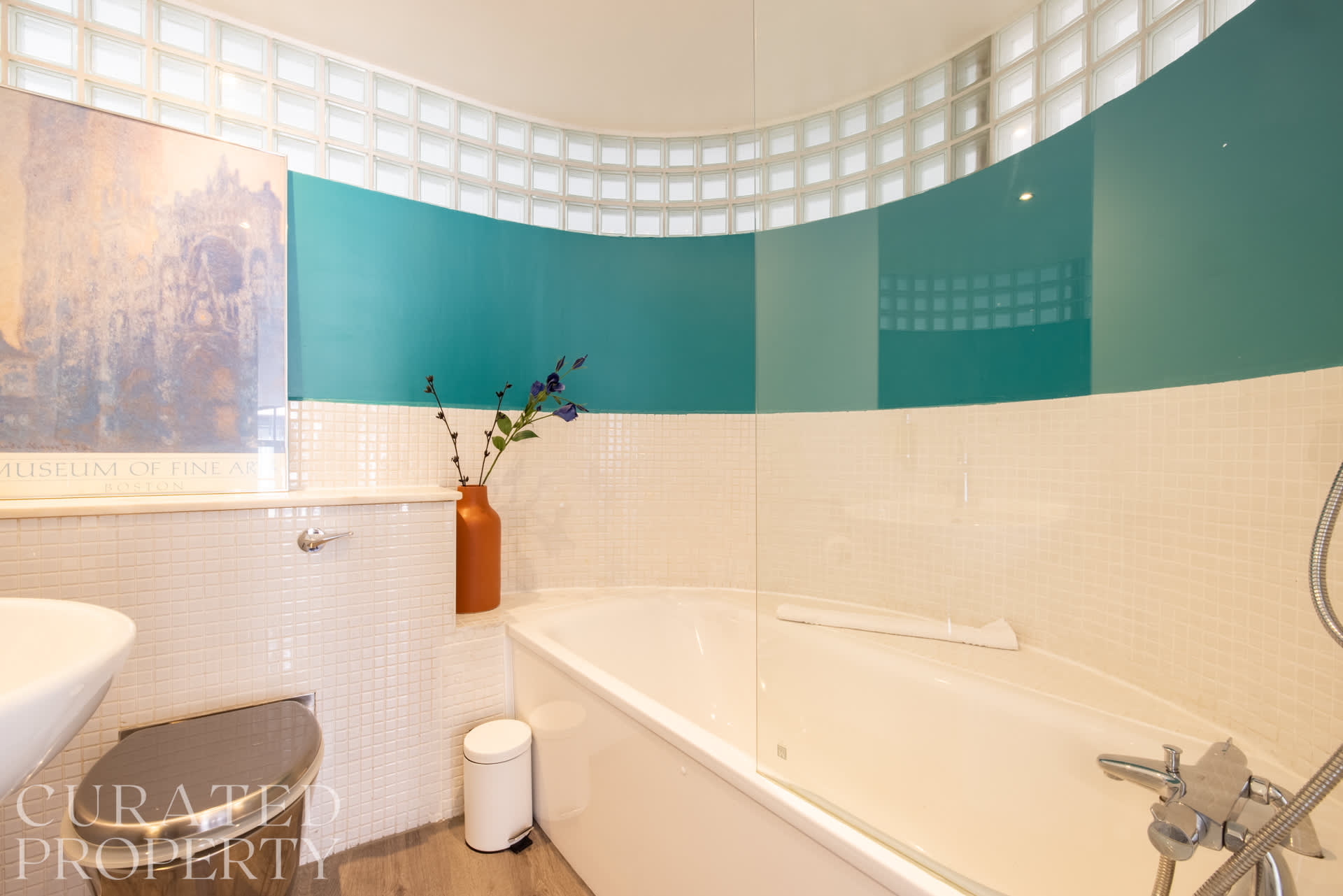 Soho Warehouse Loft with Concierge & Lift in Richmond Mews W1D 3DD - Property image 13 - VivreStays