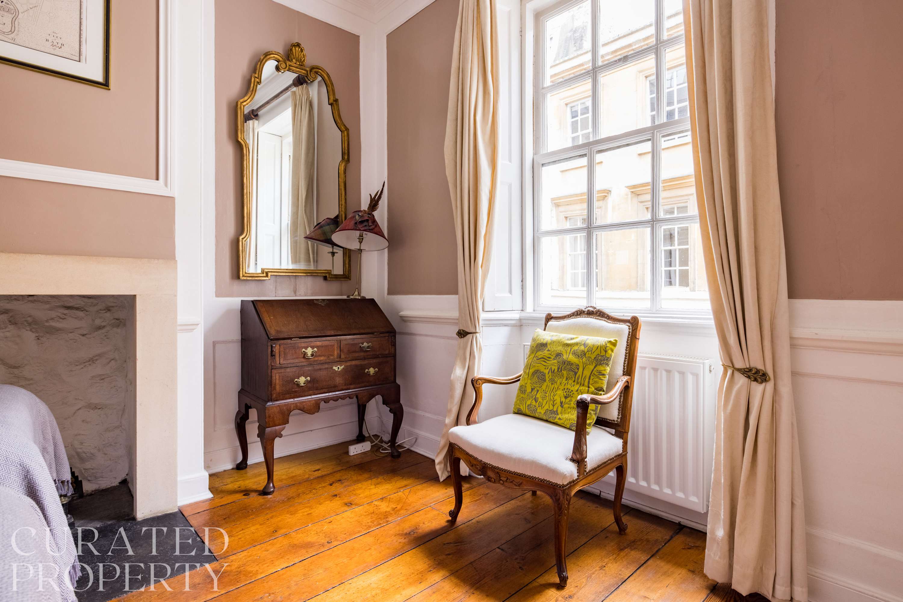 Spacious & Homely Georgian Town House Central Bath in 4 Pierrepont Place BA1 1JX - Property image 20 - VivreStays