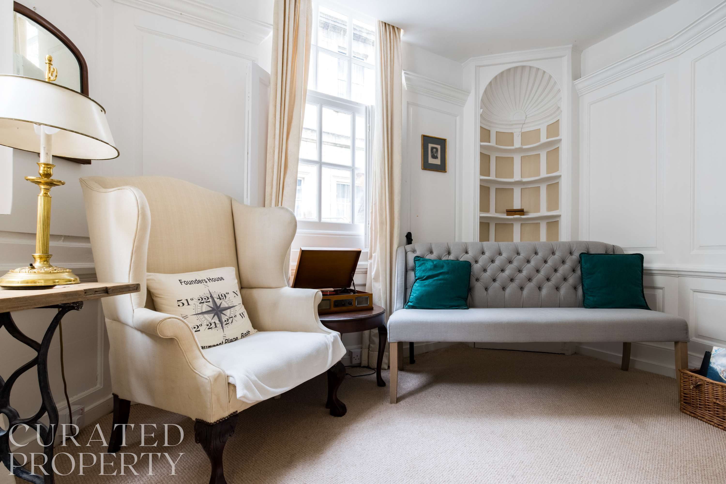 Spacious & Homely Georgian Town House Central Bath in 4 Pierrepont Place BA1 1JX - Property image 5 - VivreStays