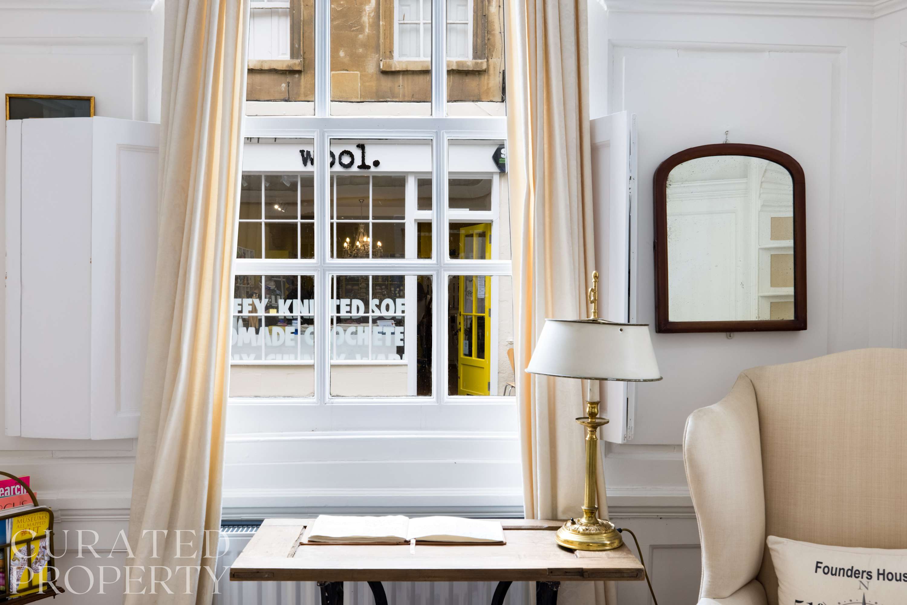 Spacious & Homely Georgian Town House Central Bath in 4 Pierrepont Place BA1 1JX - Property image 11 - VivreStays
