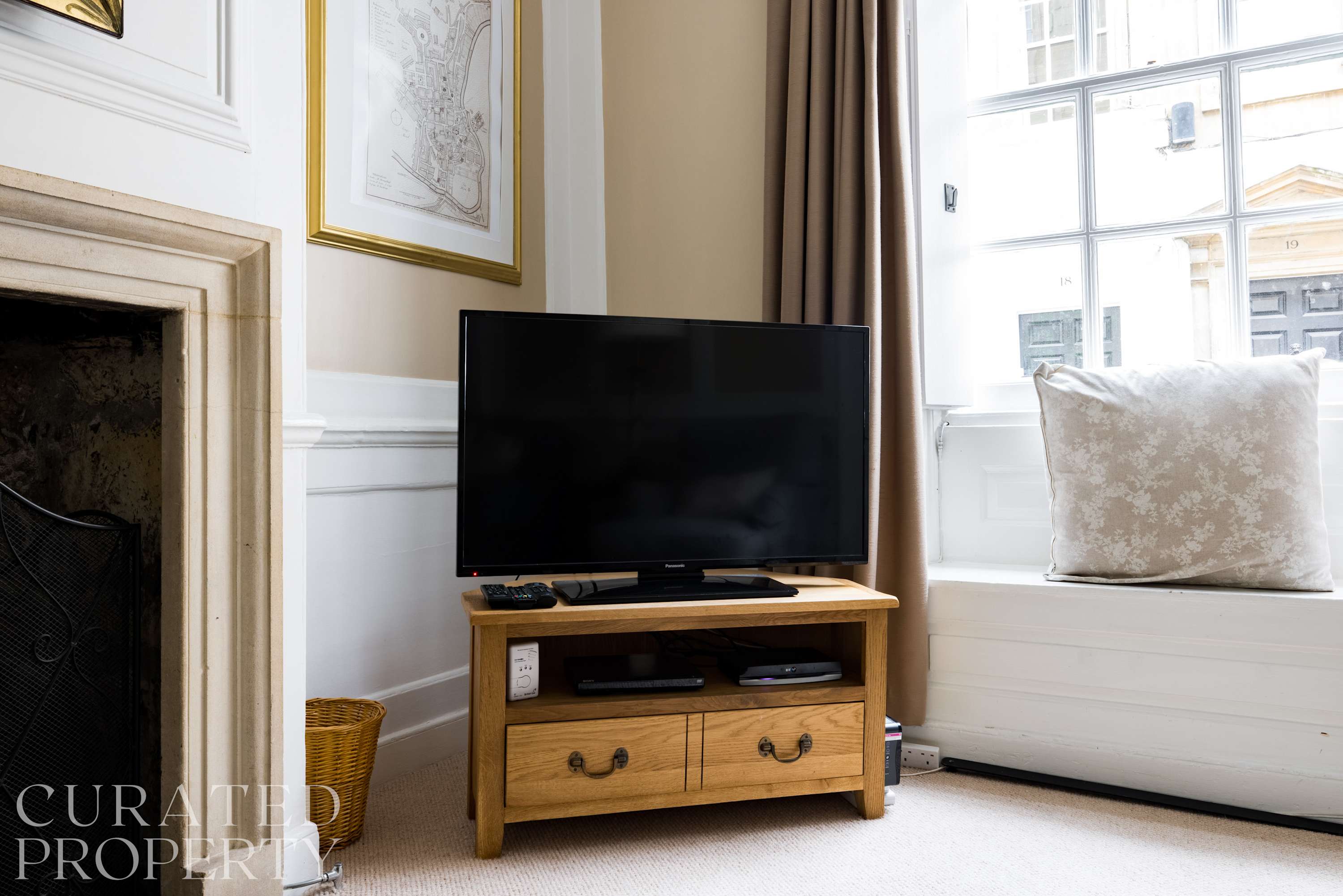 Spacious & Homely Georgian Town House Central Bath in 4 Pierrepont Place BA1 1JX - Property image 15 - VivreStays