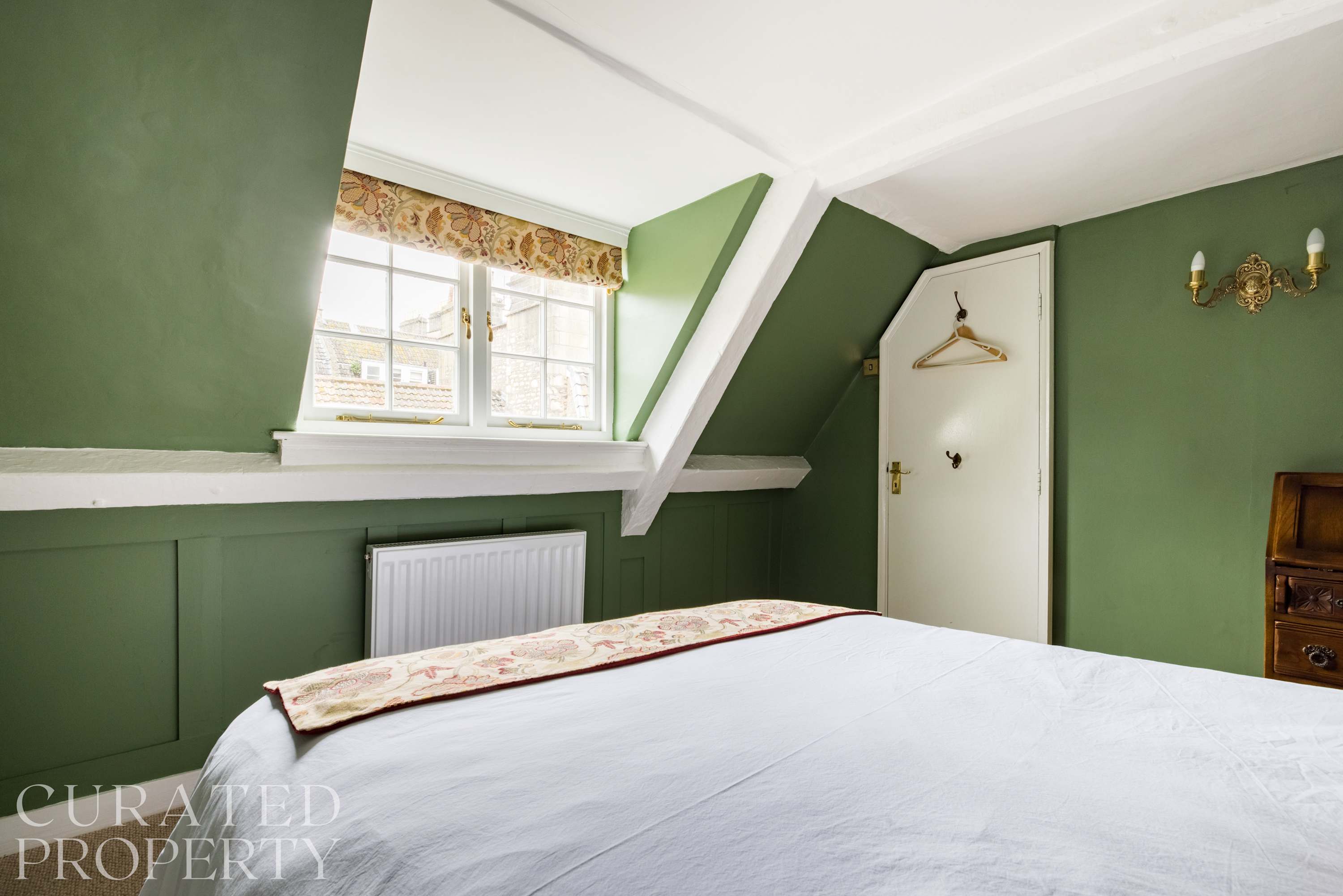 Spacious & Homely Georgian Town House Central Bath in 4 Pierrepont Place BA1 1JX - Property image 17 - VivreStays