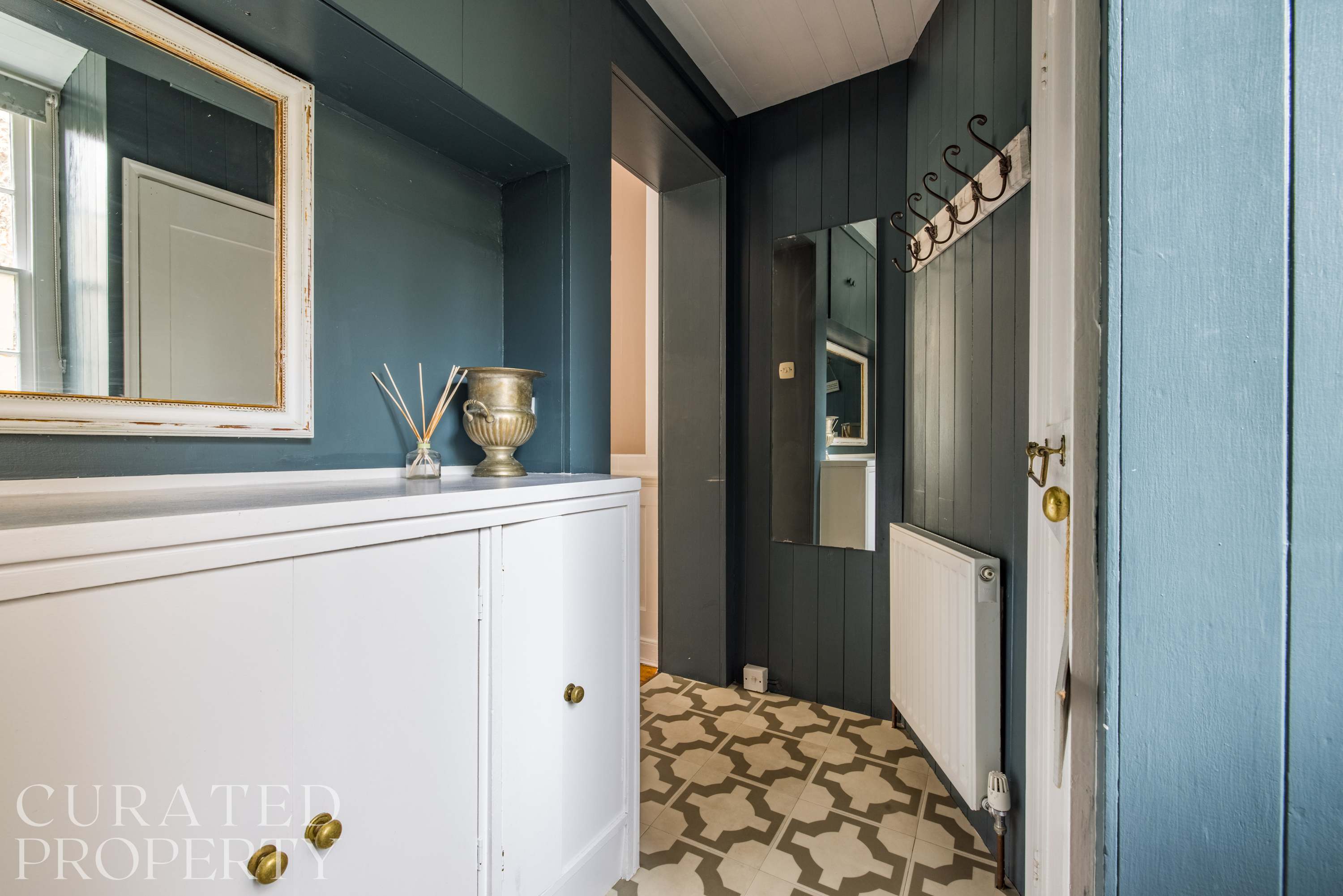 Spacious & Homely Georgian Town House Central Bath in 4 Pierrepont Place BA1 1JX - Property image 33 - VivreStays